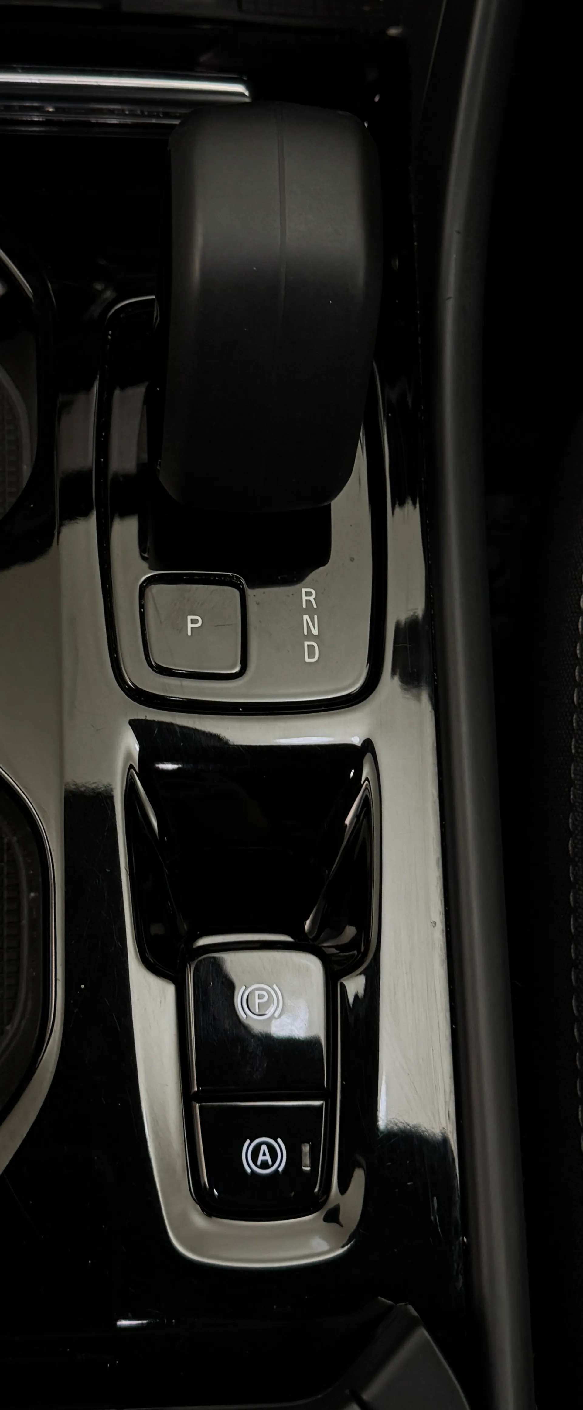 2023 VOLVO XC40 2023 VOLVO XC40