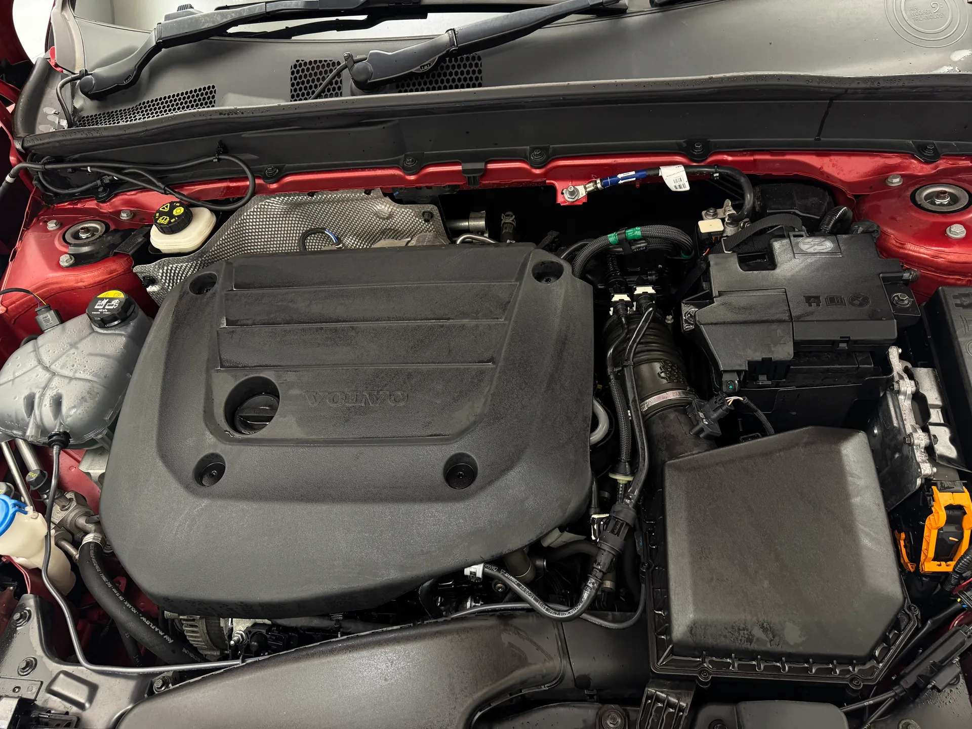 2023 VOLVO XC40 2023 VOLVO XC40