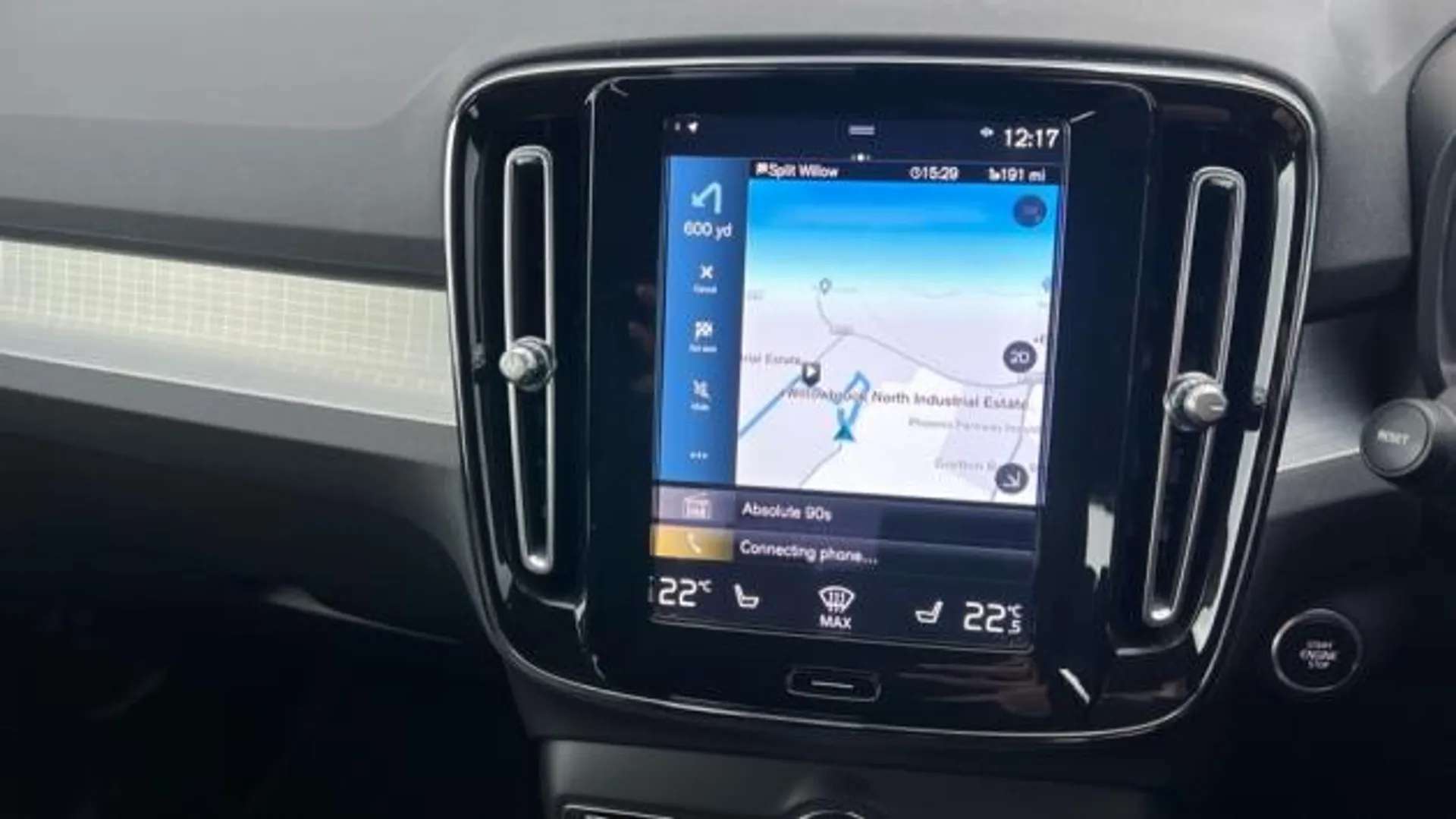 2023 VOLVO XC40 2023 VOLVO XC40