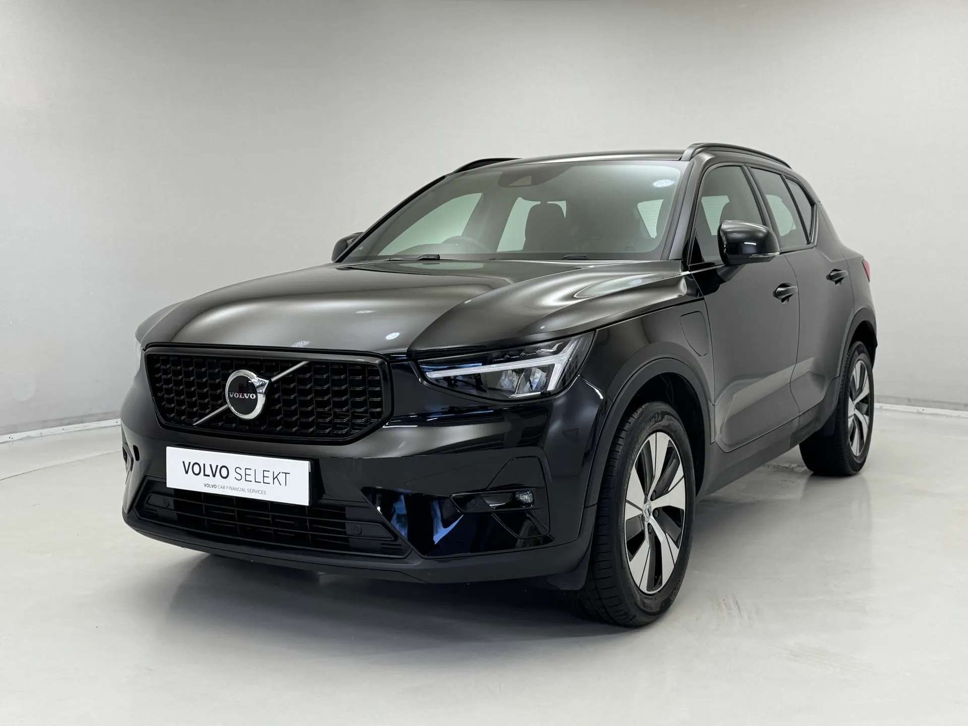 A 2023 VOLVO XC40 1.5 T4 Recharge PHEV Plus Dark 5dr Auto A 2023 VOLVO XC40 1.5 T4 Recharge PHEV Plus Dark 5dr Auto