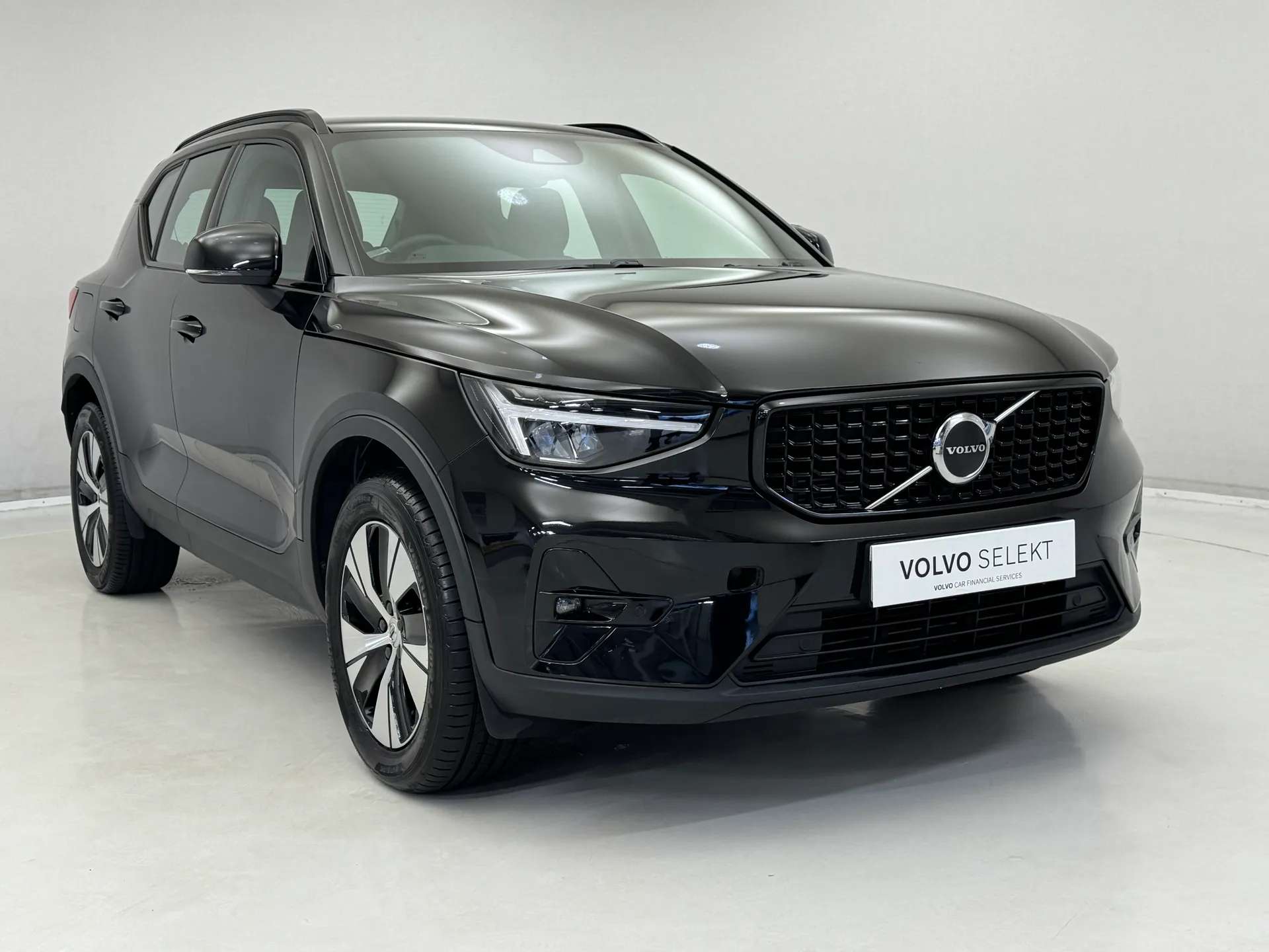 A 2023 VOLVO XC40 1.5 T4 Recharge PHEV Plus Dark 5dr Auto A 2023 VOLVO XC40 1.5 T4 Recharge PHEV Plus Dark 5dr Auto