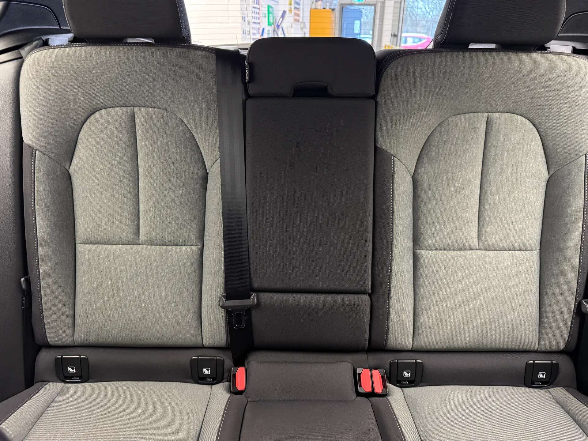 2023 VOLVO XC40 2023 VOLVO XC40