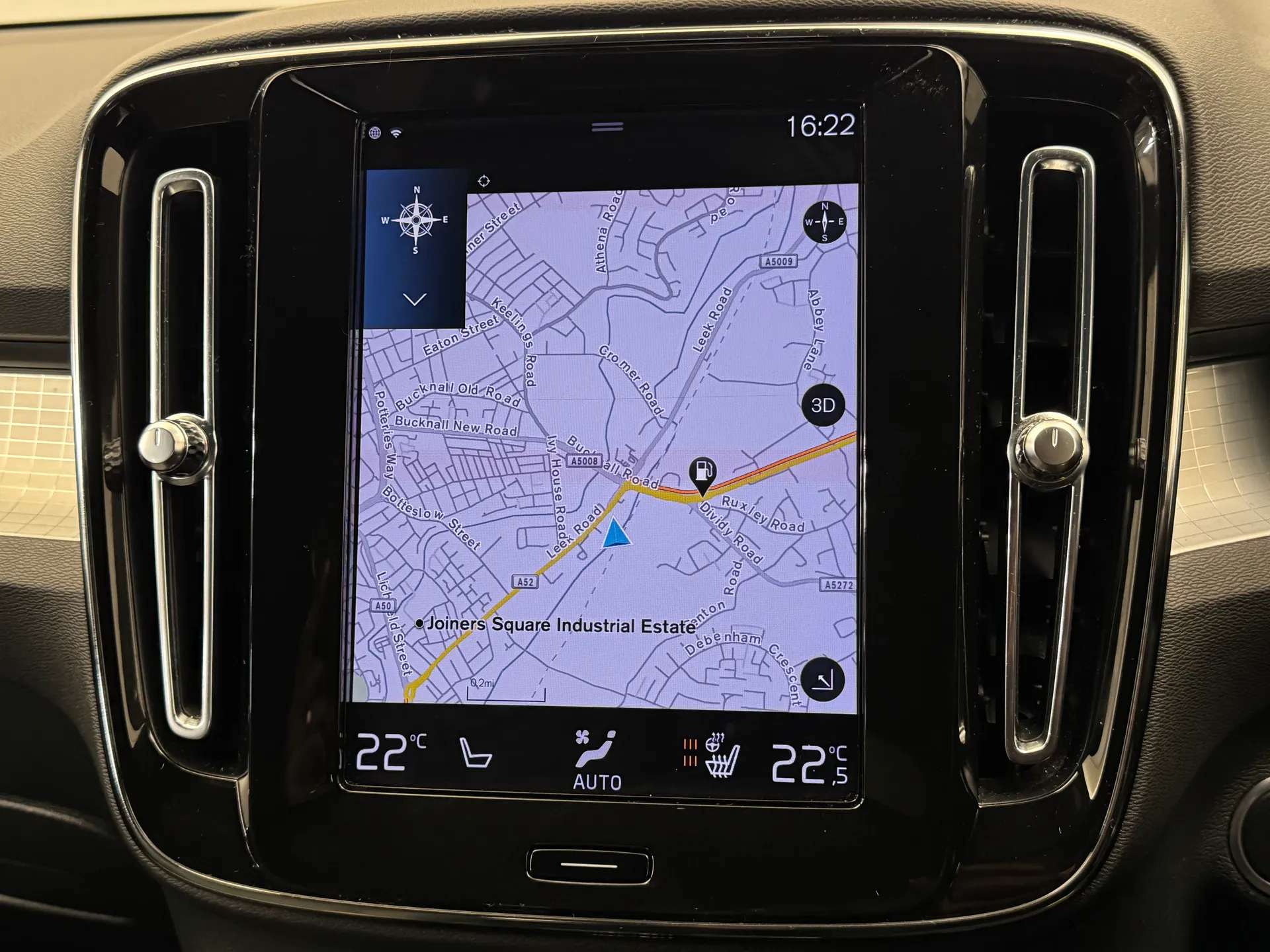2023 VOLVO XC40 2023 VOLVO XC40