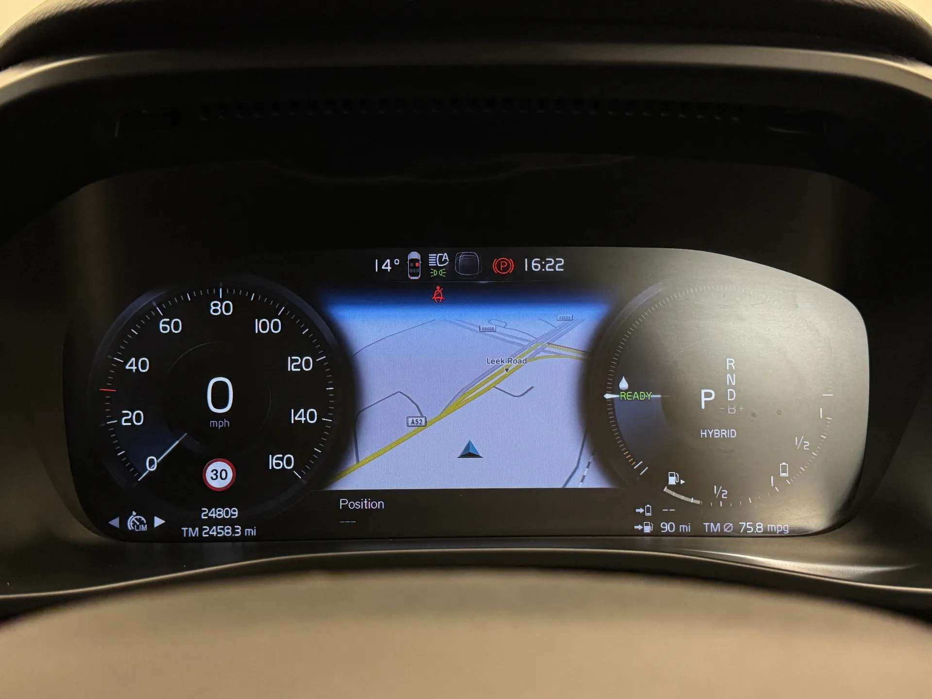 2023 VOLVO XC40 2023 VOLVO XC40