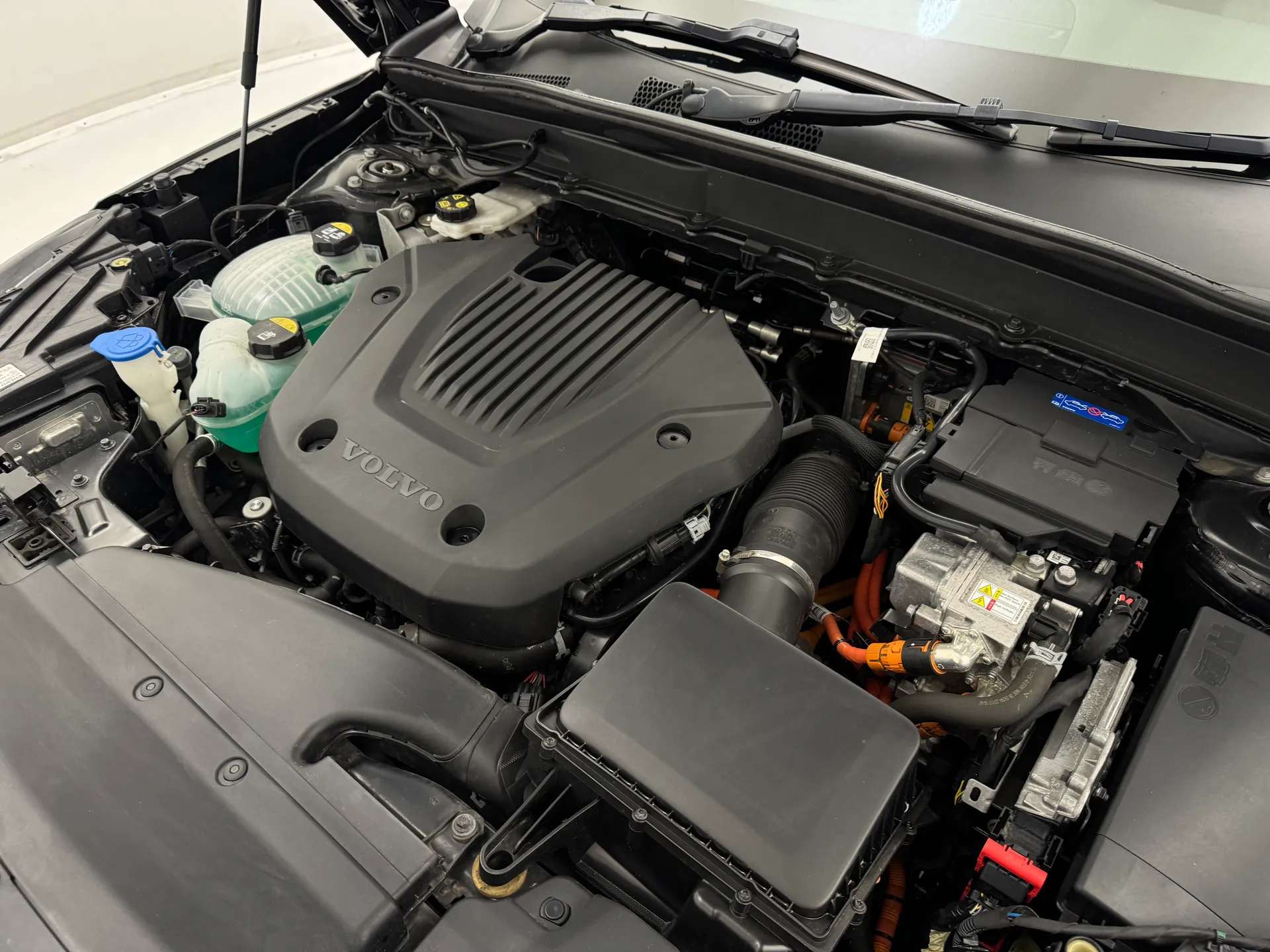2023 VOLVO XC40 2023 VOLVO XC40