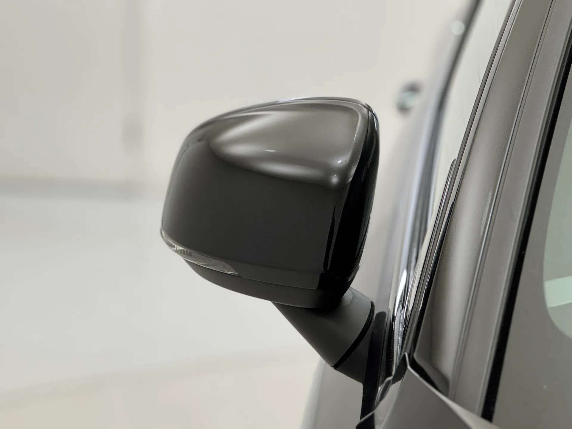 2023 VOLVO XC40 2023 VOLVO XC40
