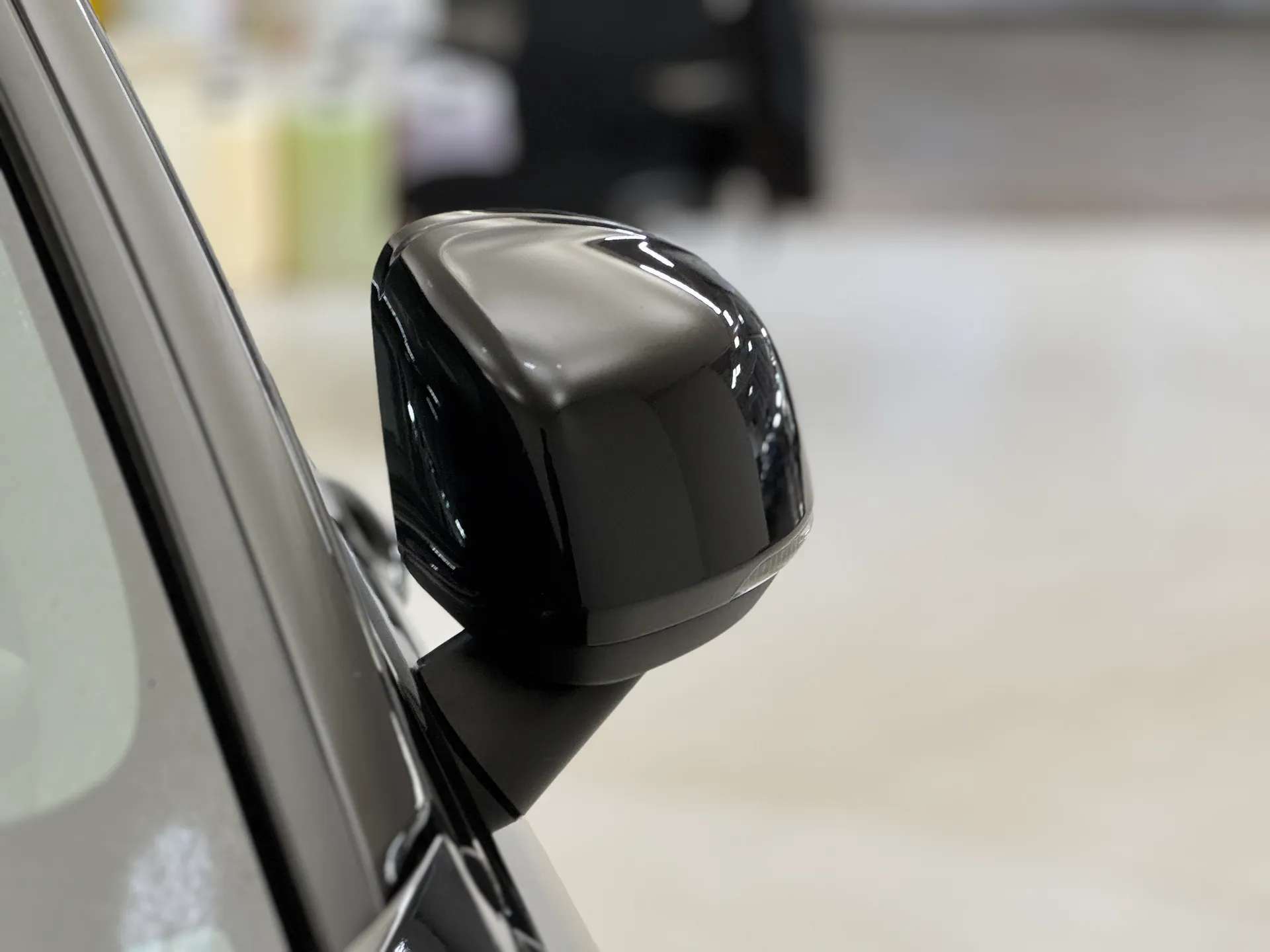 2023 VOLVO XC40 2023 VOLVO XC40