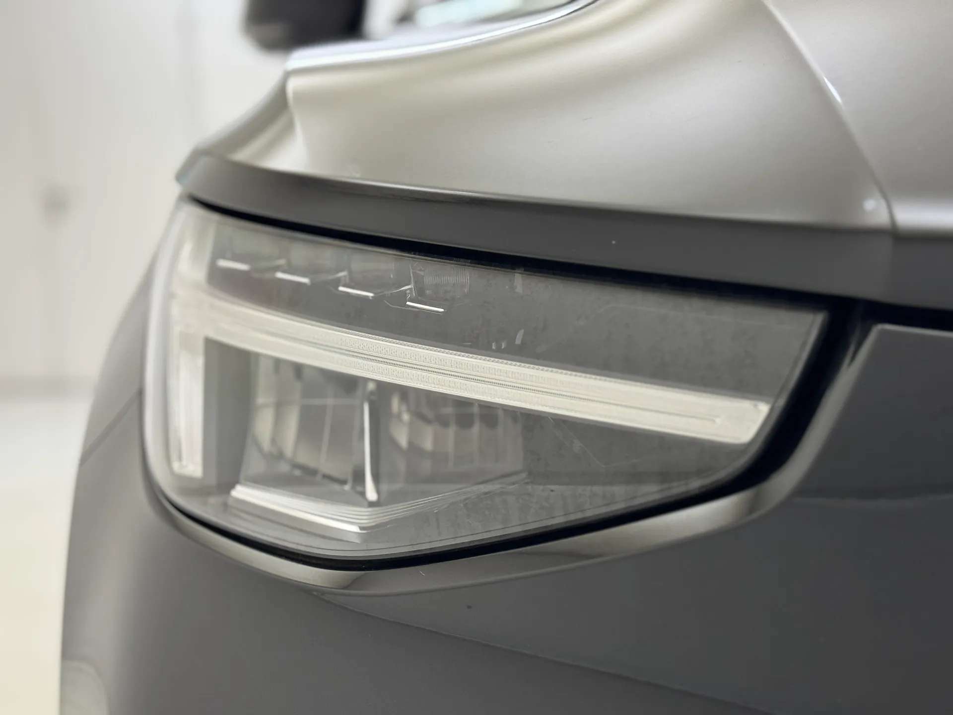 2023 VOLVO XC40 2023 VOLVO XC40
