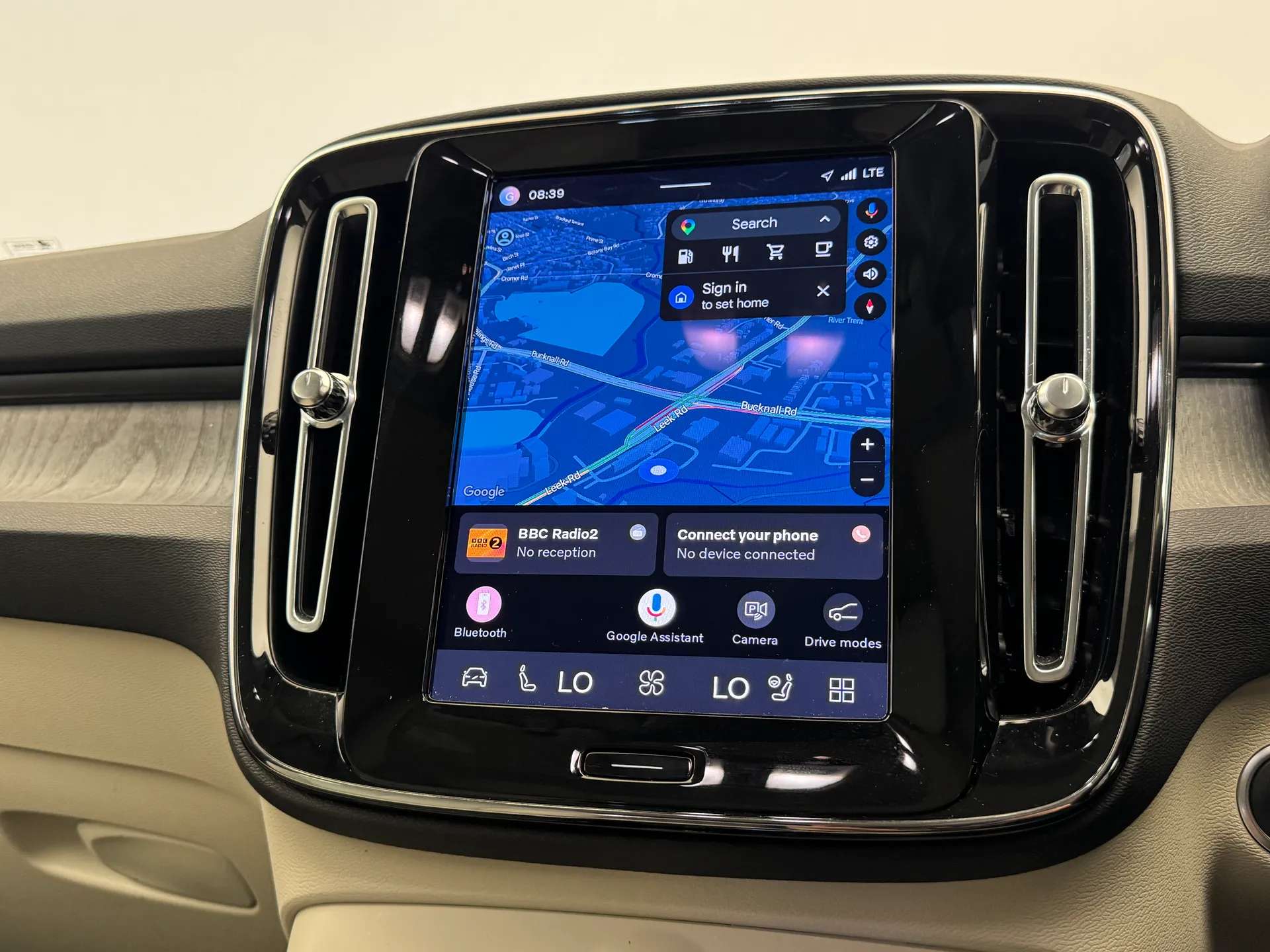 2023 VOLVO XC40 2023 VOLVO XC40