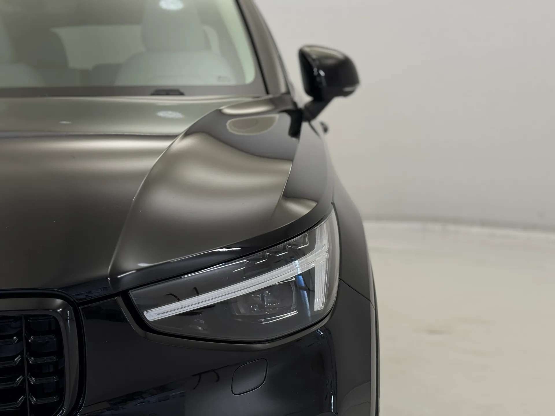 2023 VOLVO XC40 2023 VOLVO XC40