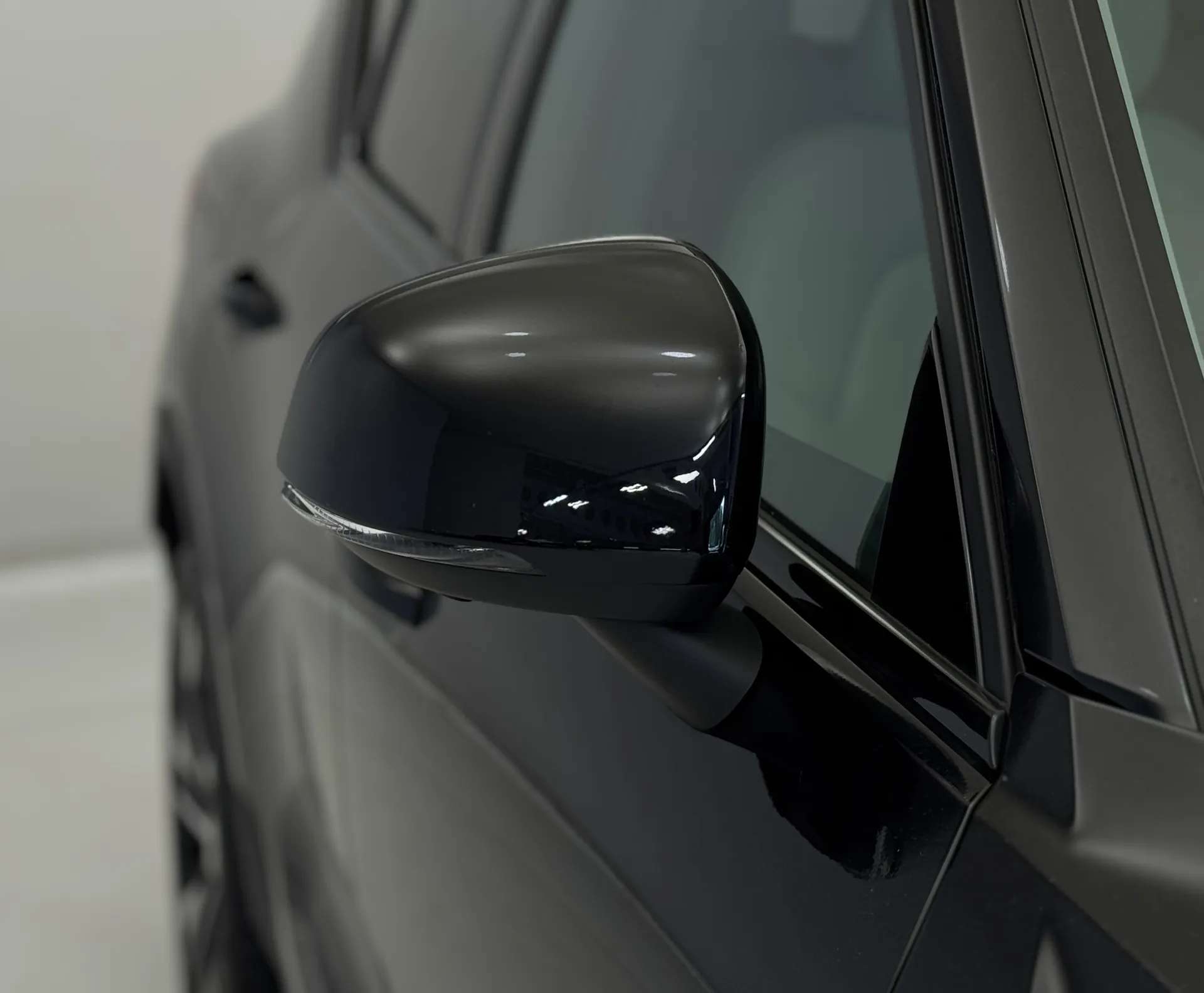 2023 VOLVO XC40 2023 VOLVO XC40