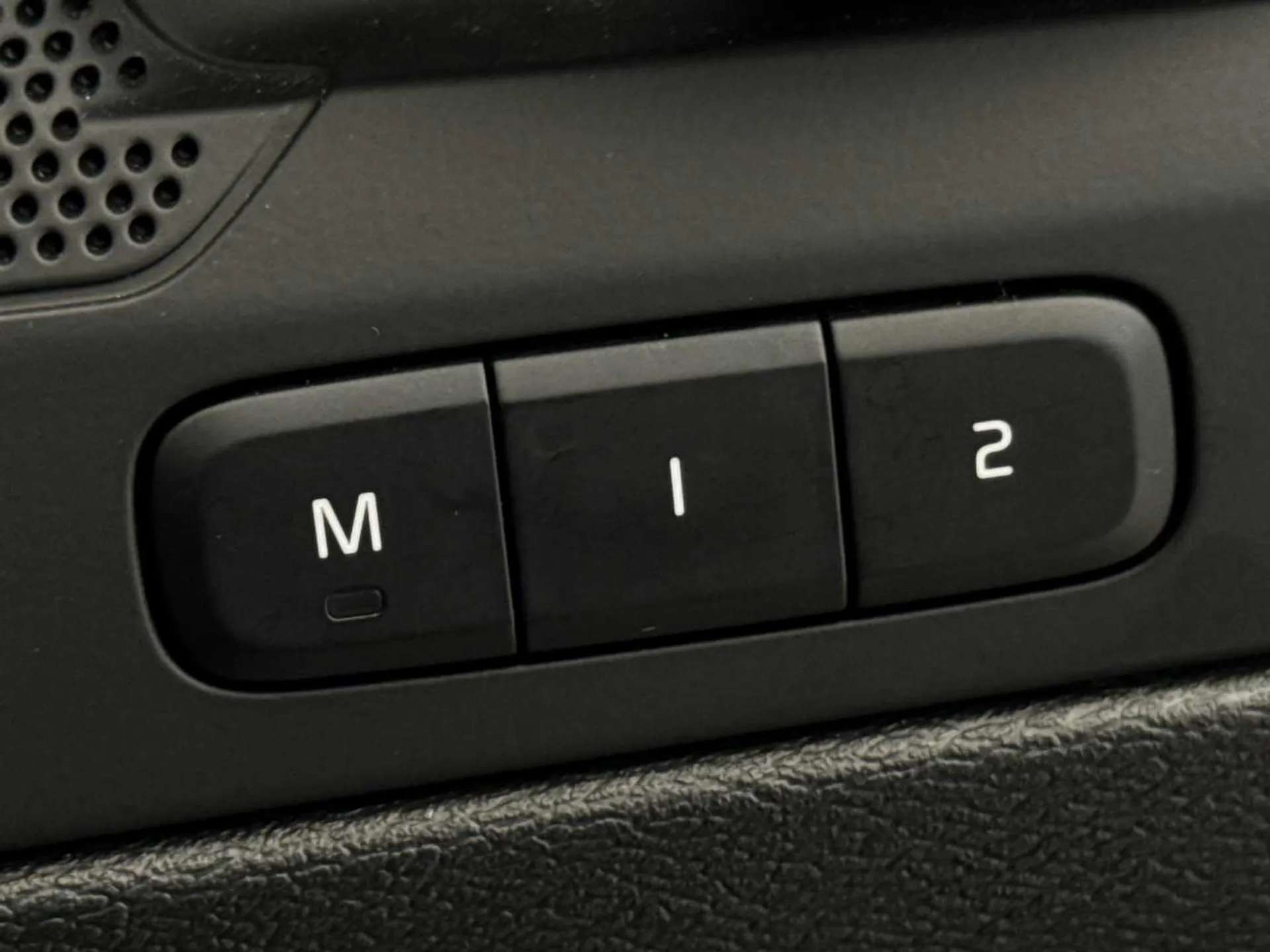 2024 VOLVO XC40 2024 VOLVO XC40