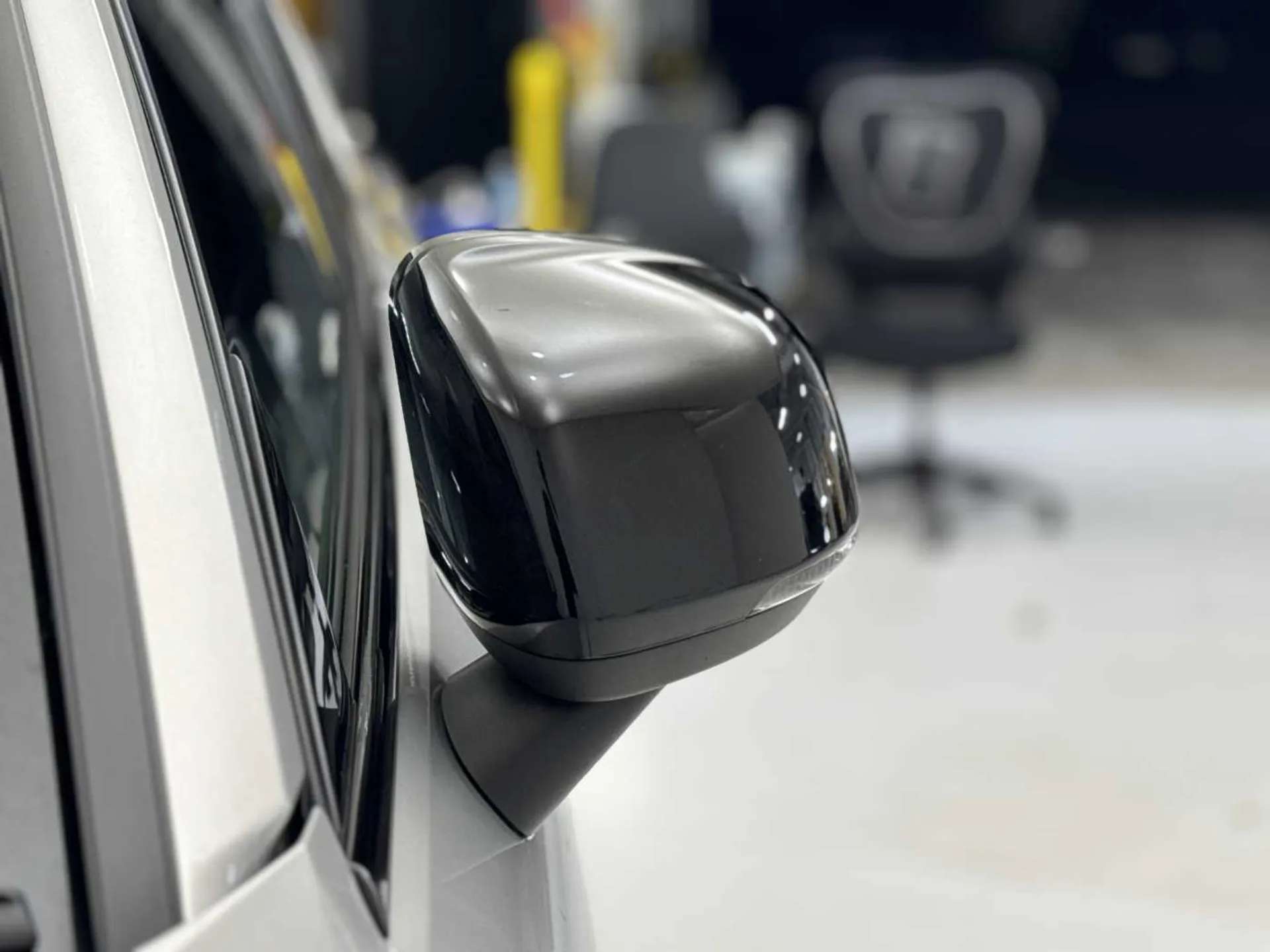 2024 VOLVO XC40 2024 VOLVO XC40