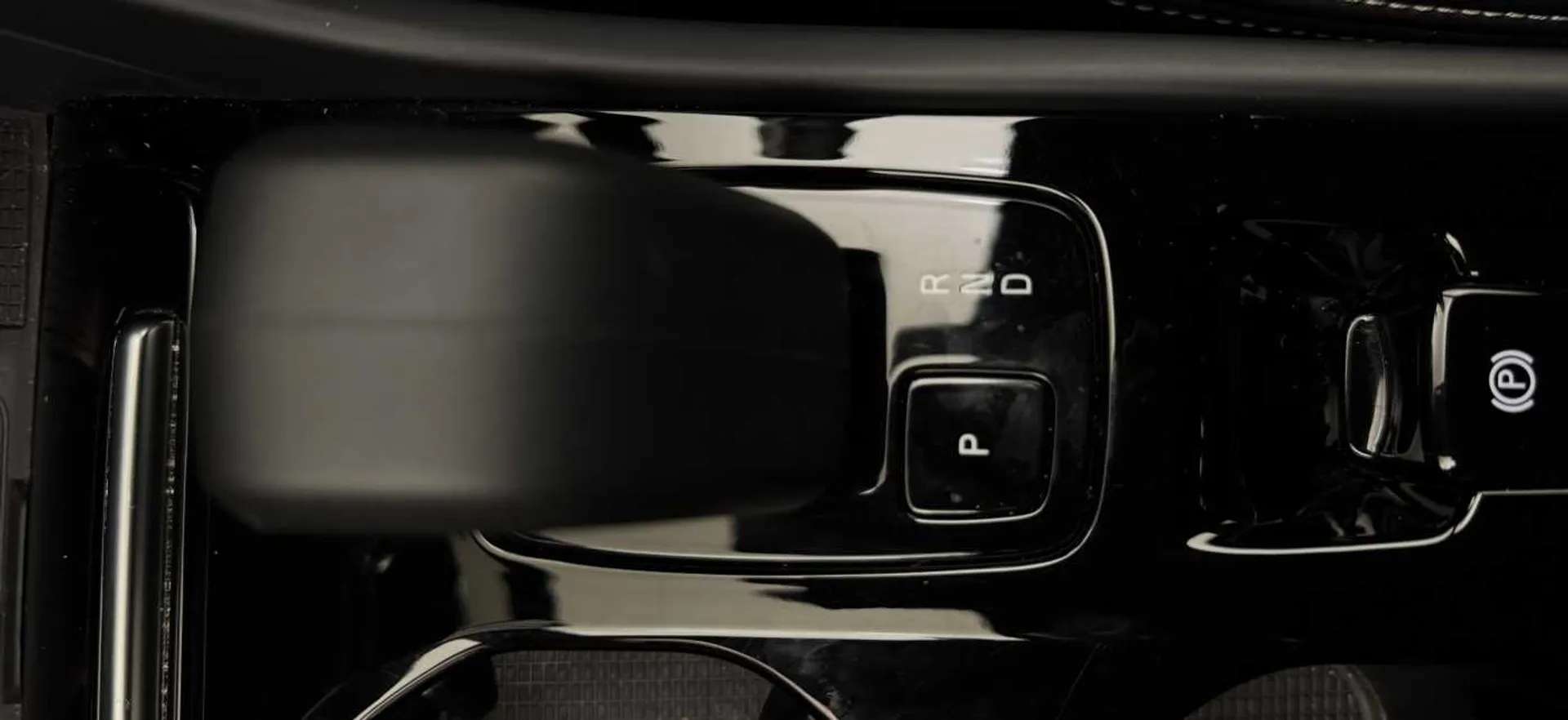 2024 VOLVO XC40 2024 VOLVO XC40