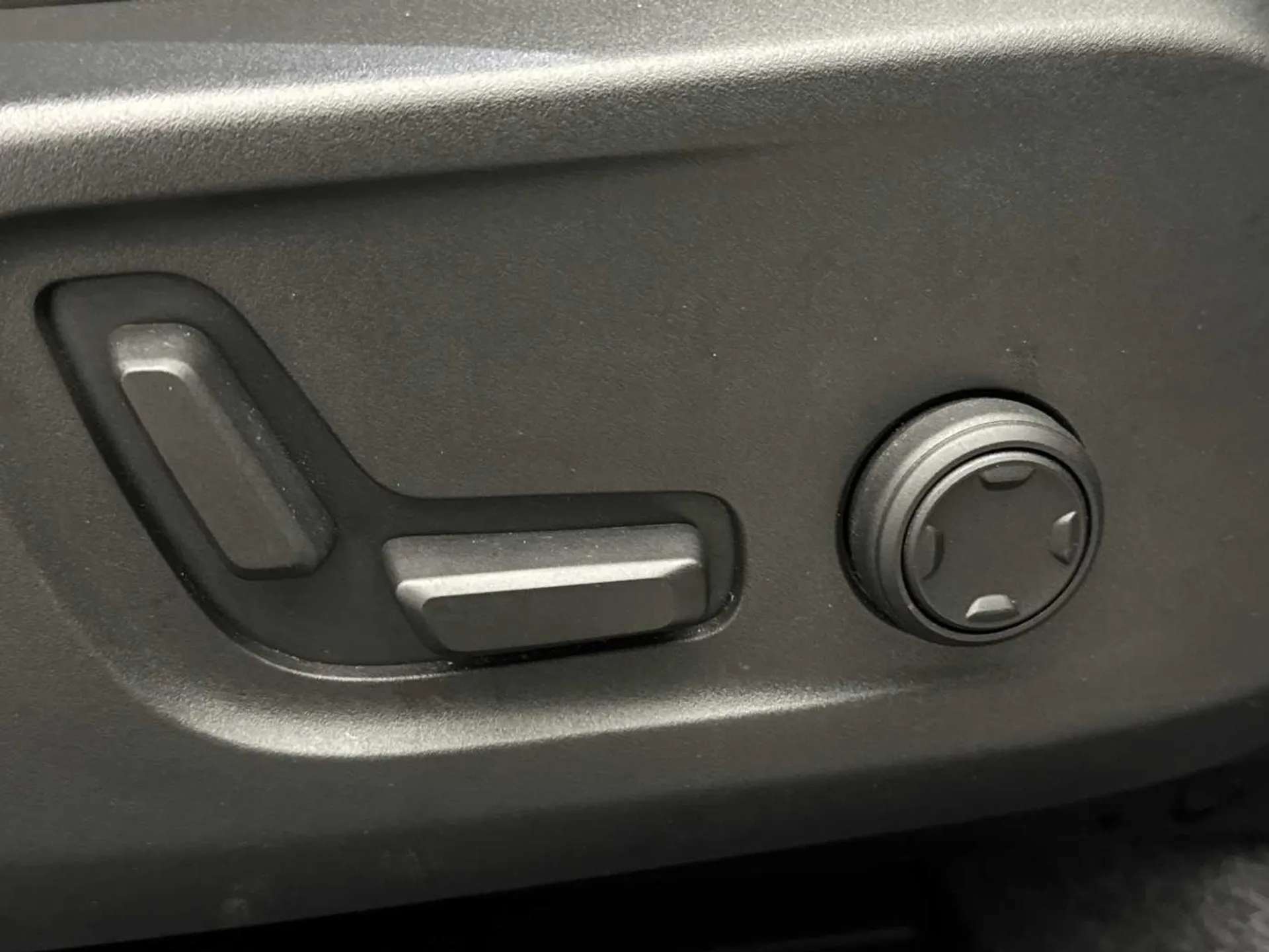 2024 VOLVO XC40 2024 VOLVO XC40