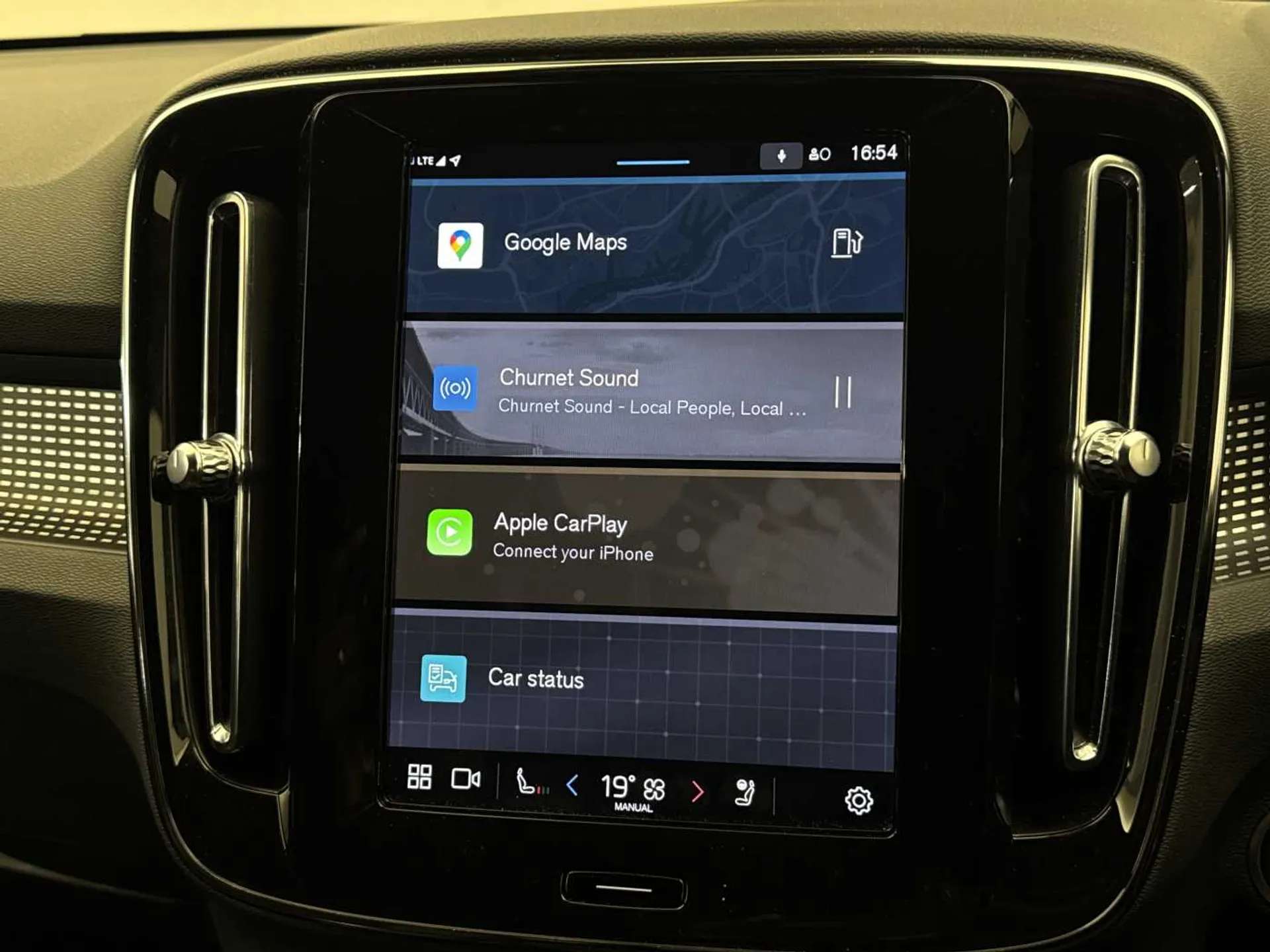 2024 VOLVO XC40 2024 VOLVO XC40