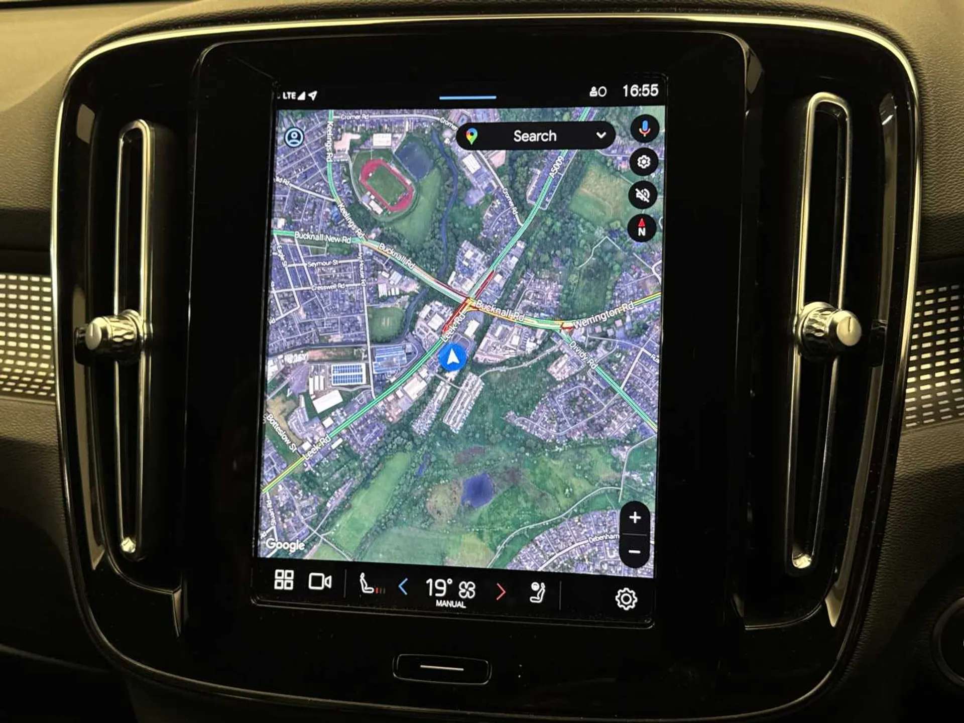 2024 VOLVO XC40 2024 VOLVO XC40