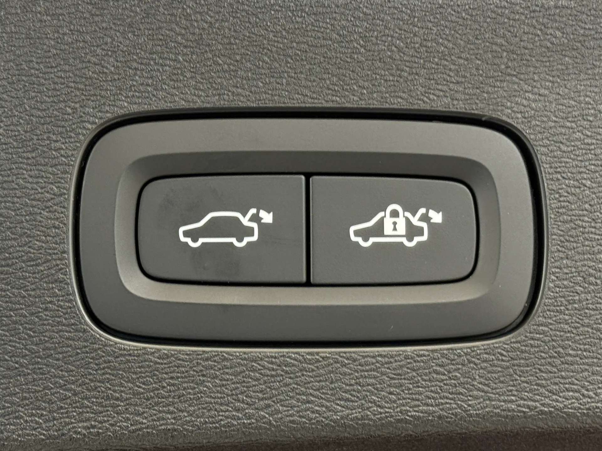 2025 VOLVO V60 2025 VOLVO V60