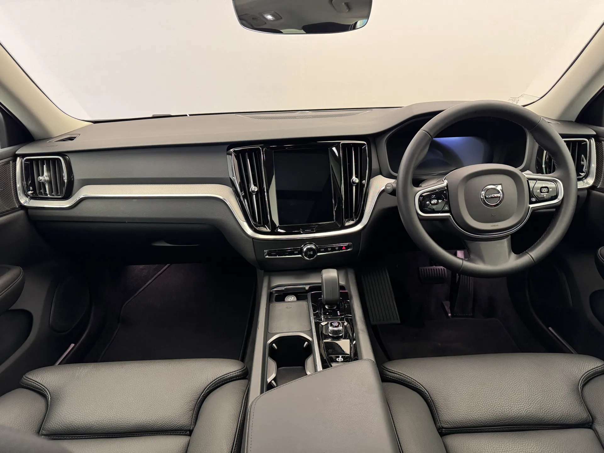 2025 VOLVO V60 2025 VOLVO V60