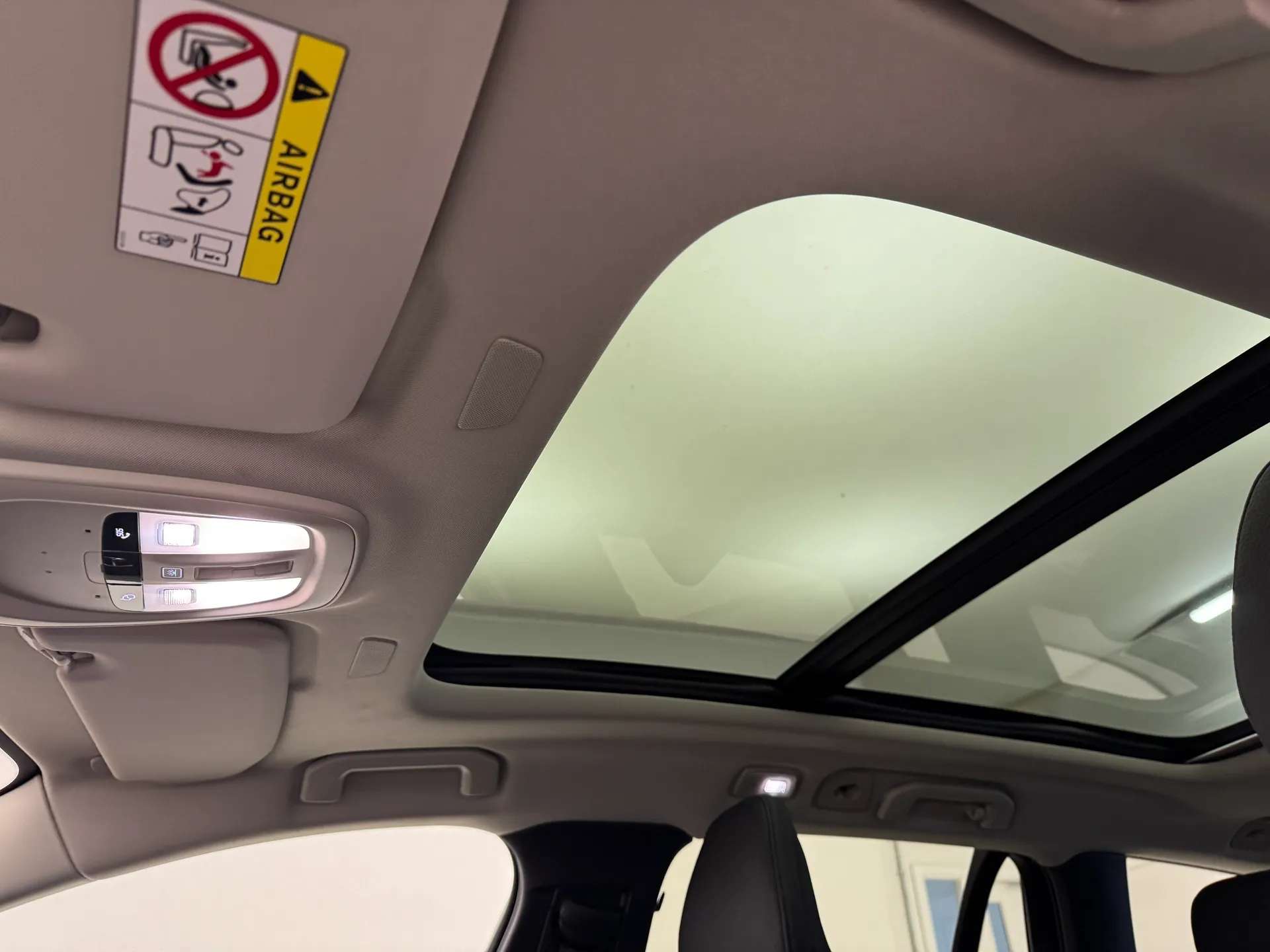 2025 VOLVO V60 2025 VOLVO V60