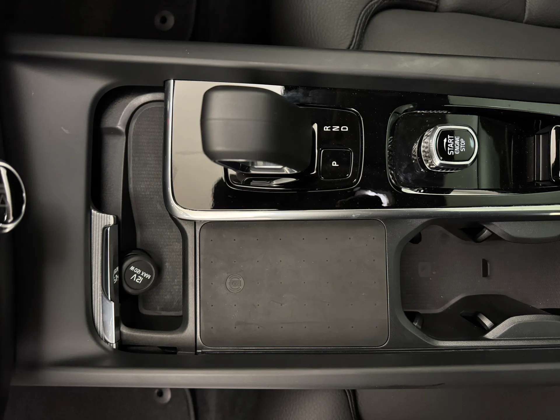 2025 VOLVO V60 2025 VOLVO V60