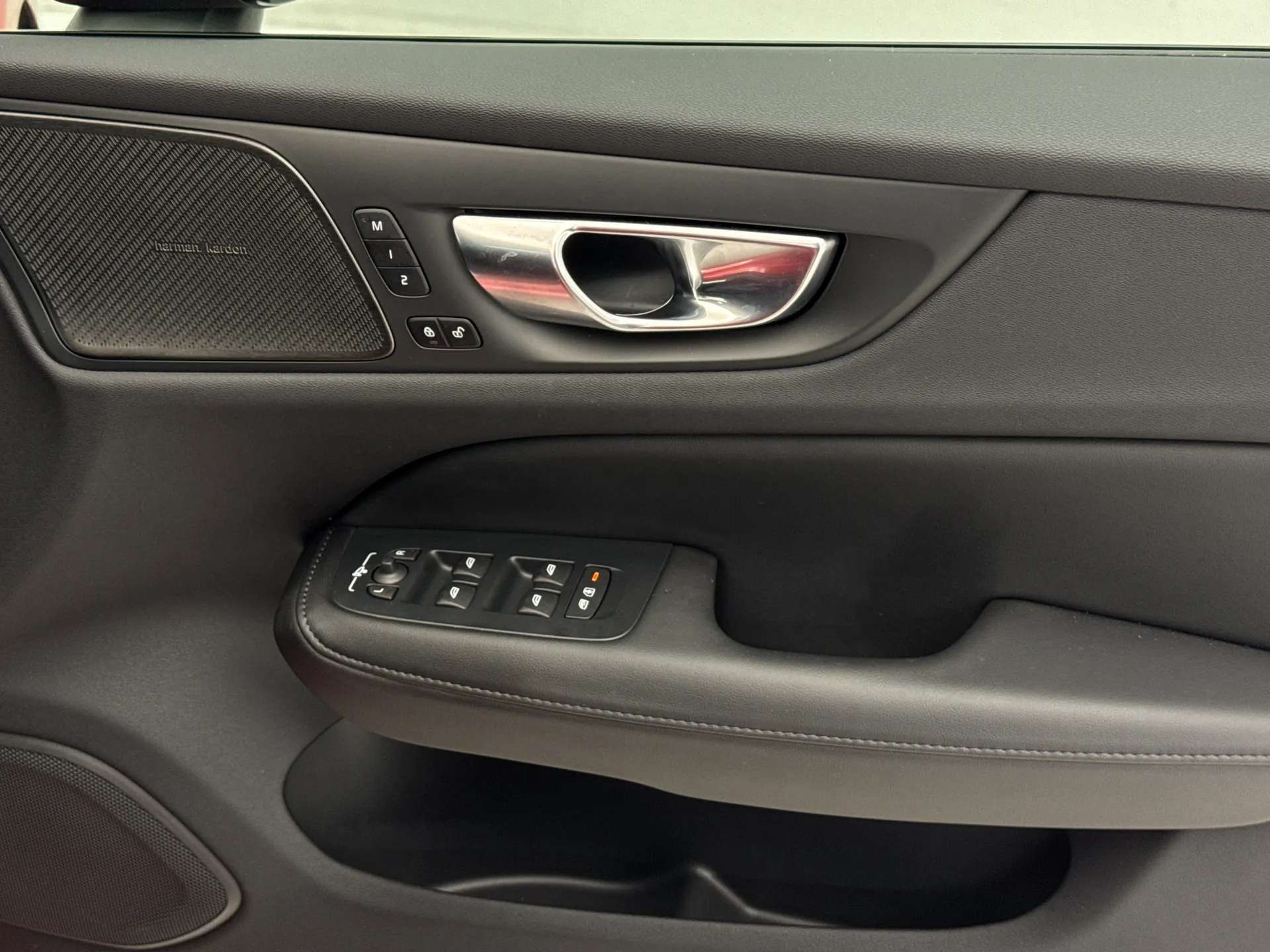 2025 VOLVO V60 2025 VOLVO V60