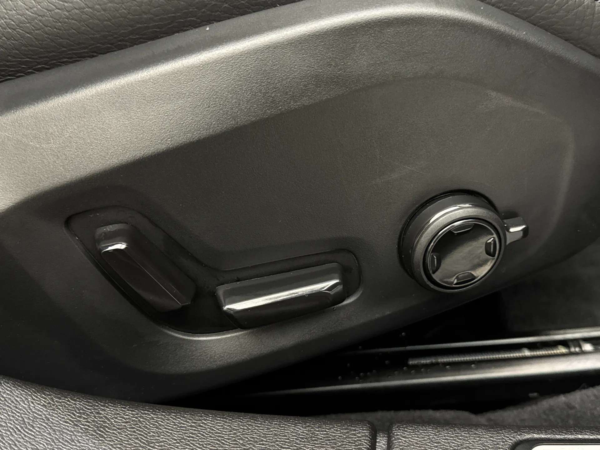 2025 VOLVO V60 2025 VOLVO V60