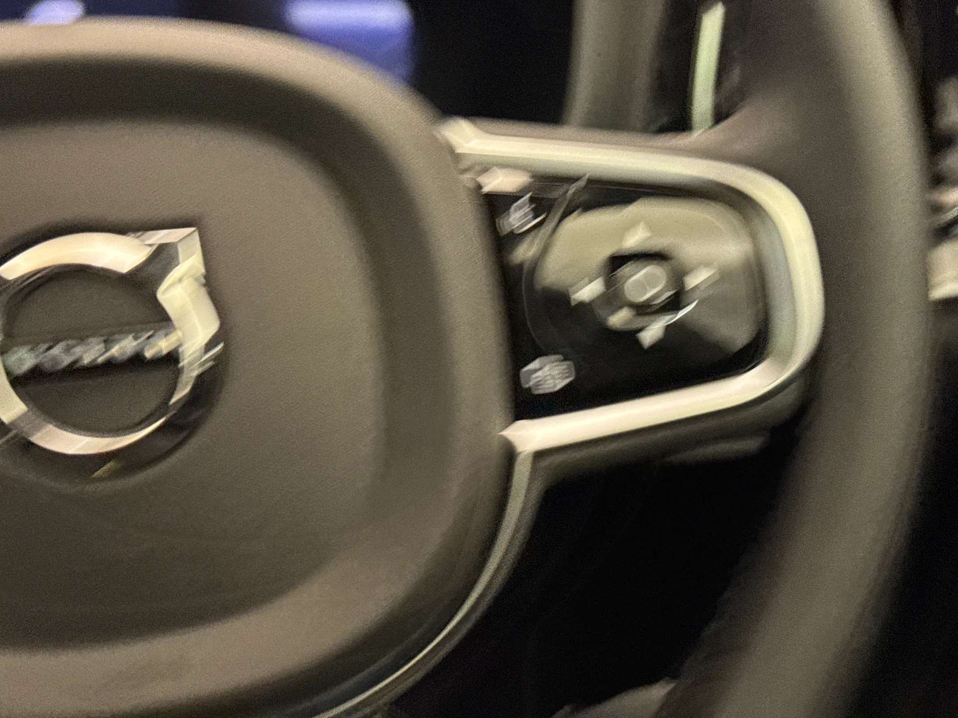 2025 VOLVO V60 2025 VOLVO V60