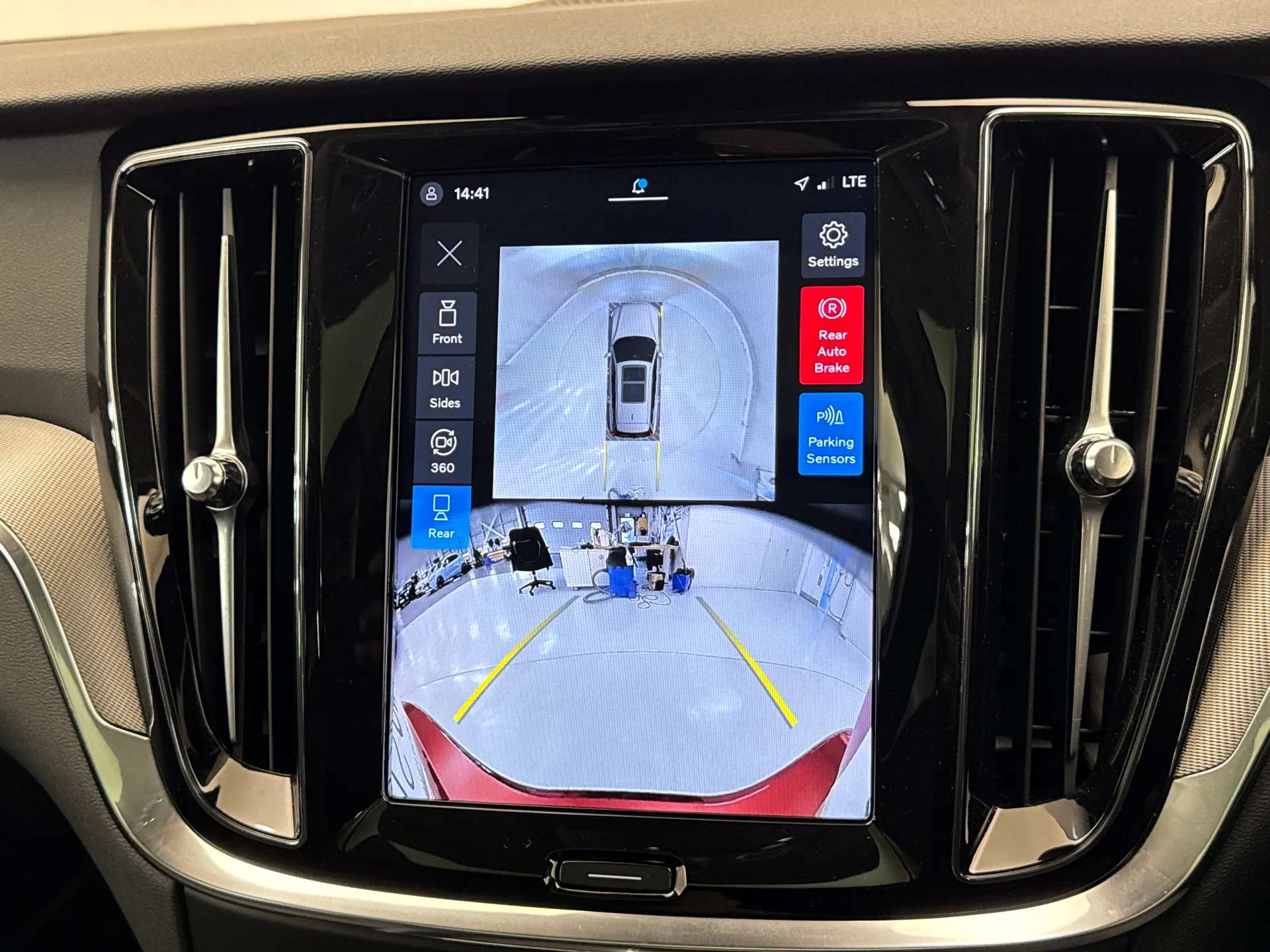 2025 VOLVO V60 2025 VOLVO V60