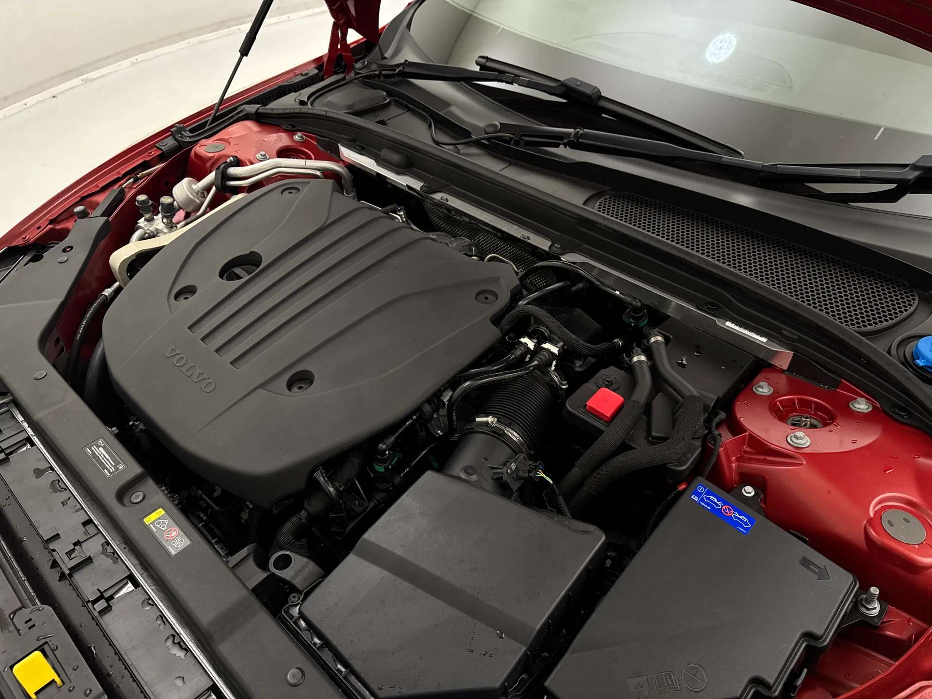 2025 VOLVO V60 2025 VOLVO V60