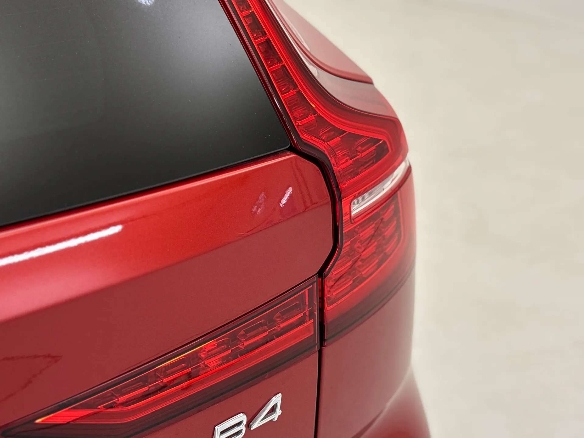 2025 VOLVO V60 2025 VOLVO V60