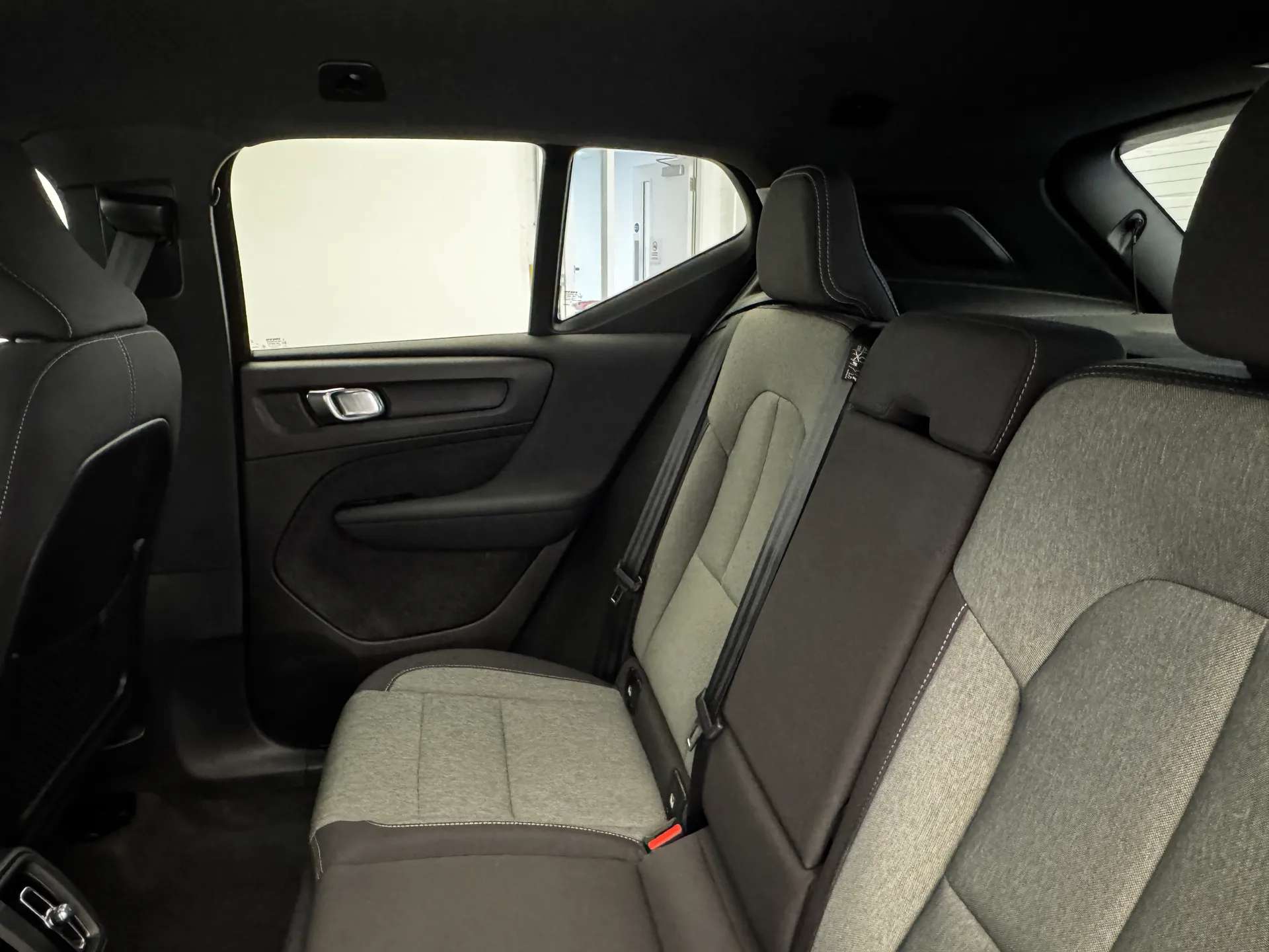 2023 VOLVO XC40 2023 VOLVO XC40