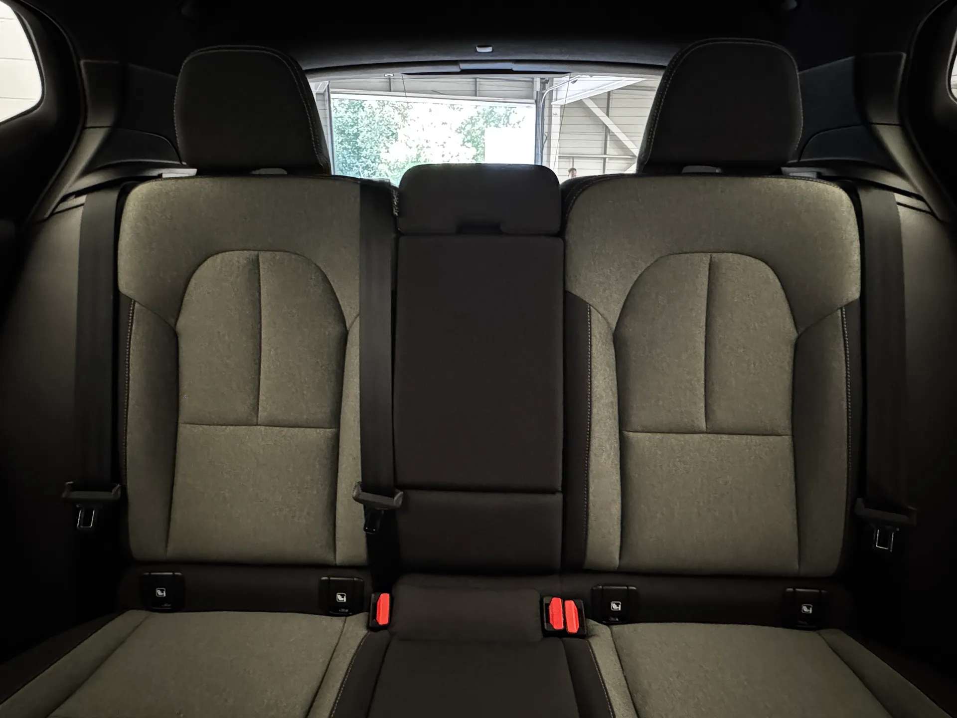 2023 VOLVO XC40 2023 VOLVO XC40