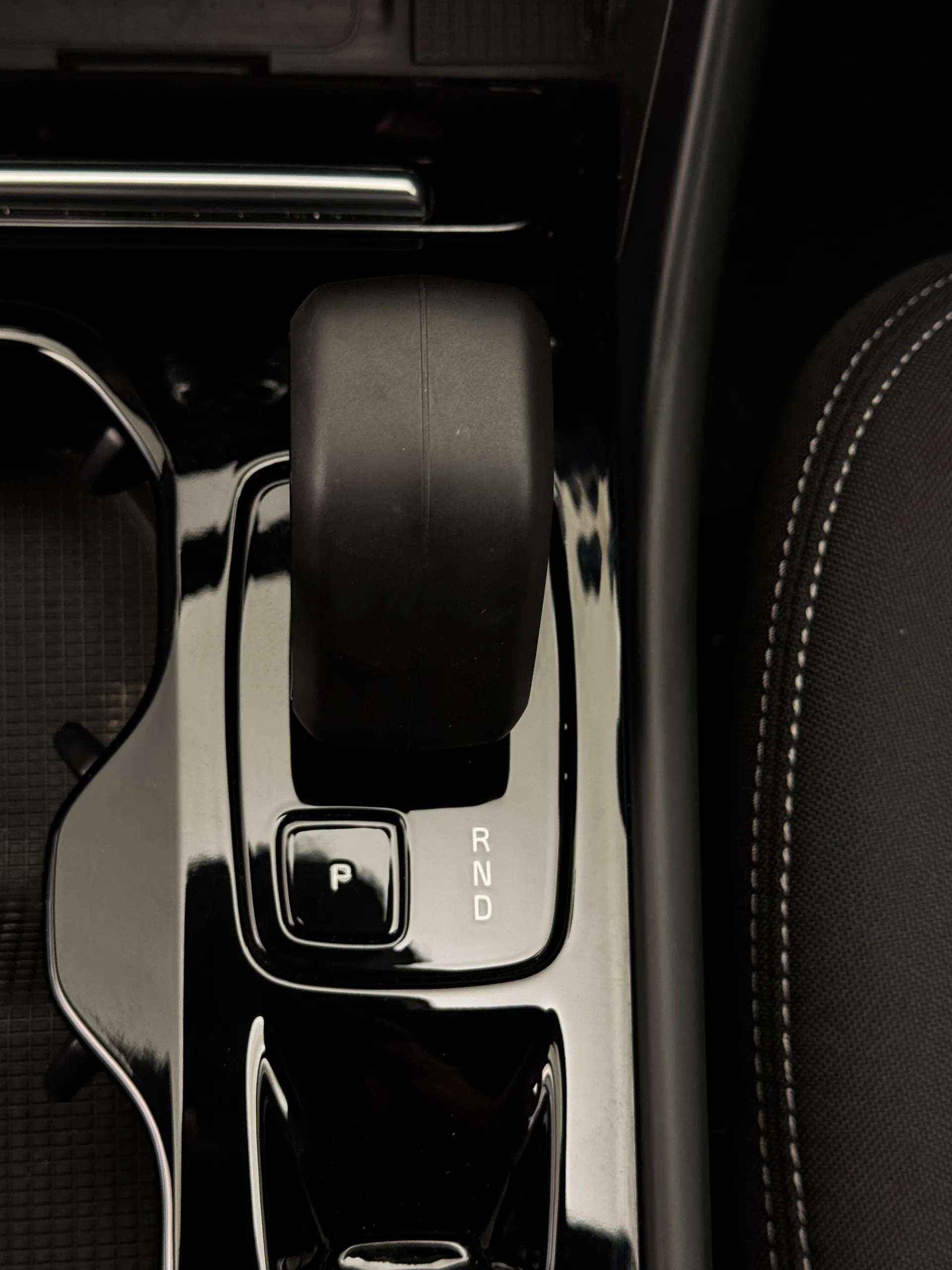 2023 VOLVO XC40 2023 VOLVO XC40