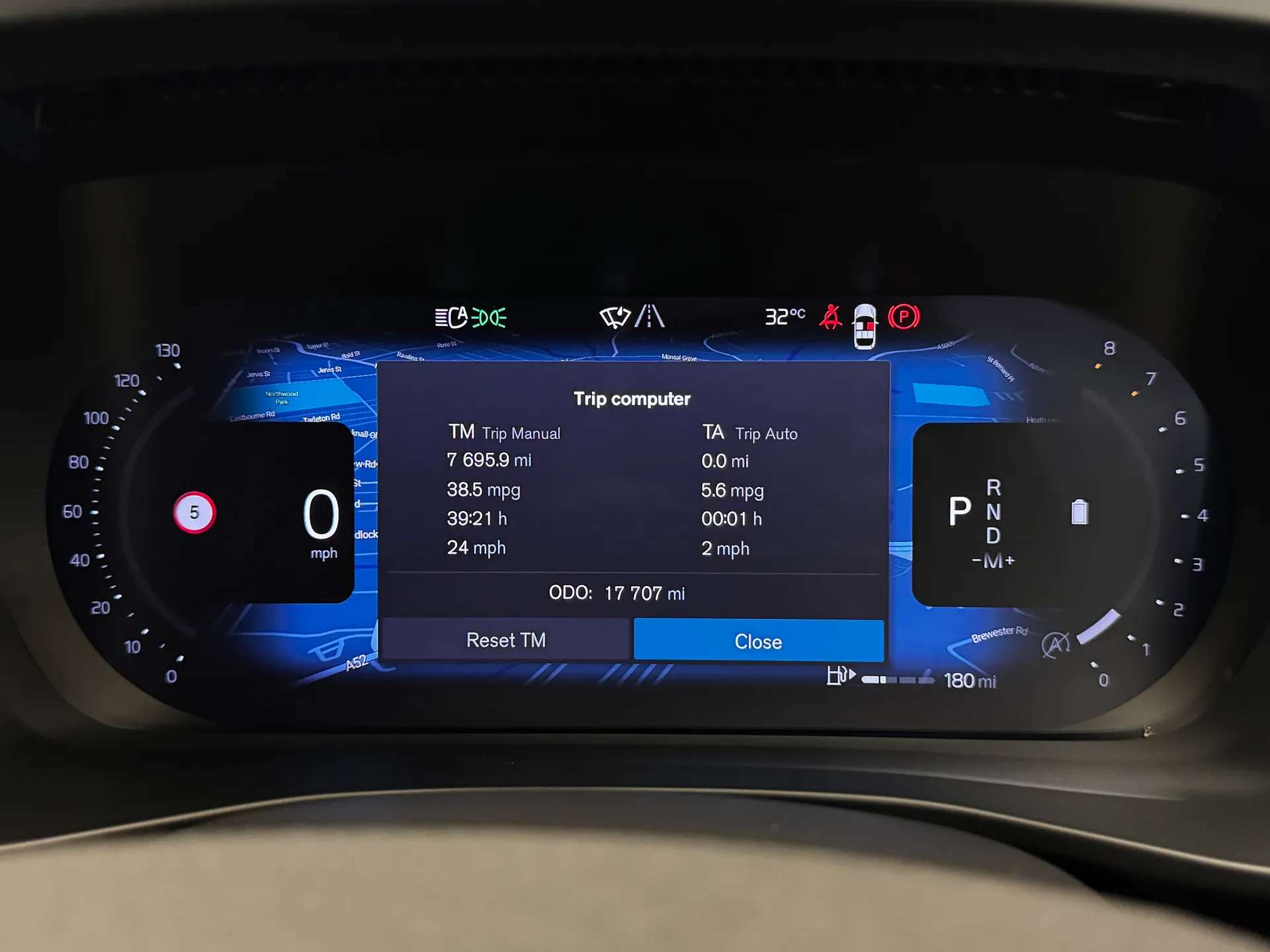 2023 VOLVO XC40 2023 VOLVO XC40