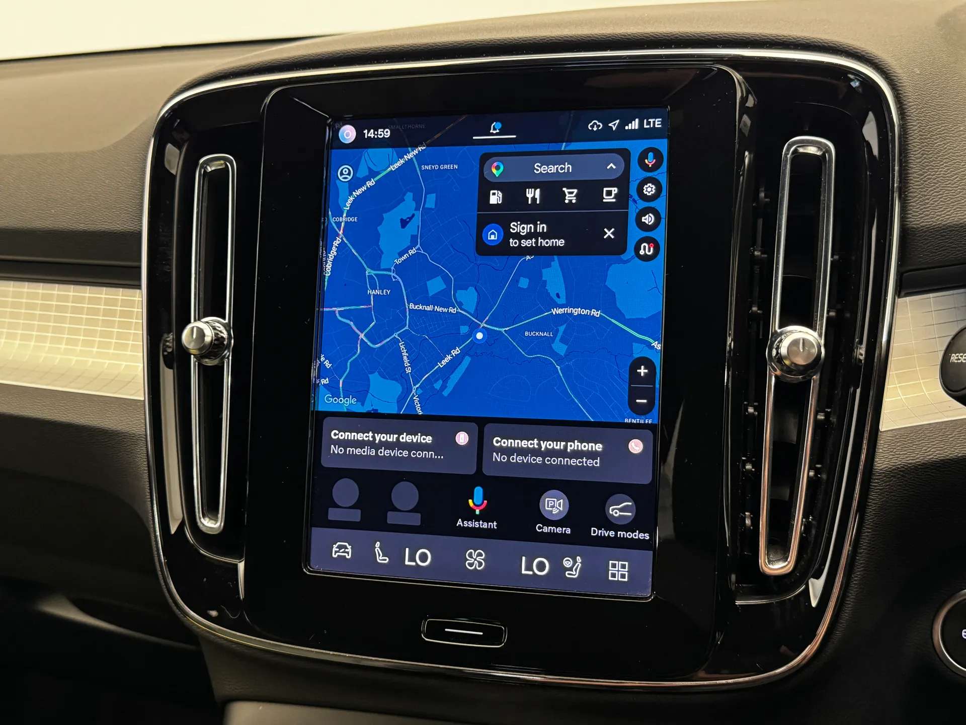 2023 VOLVO XC40 2023 VOLVO XC40