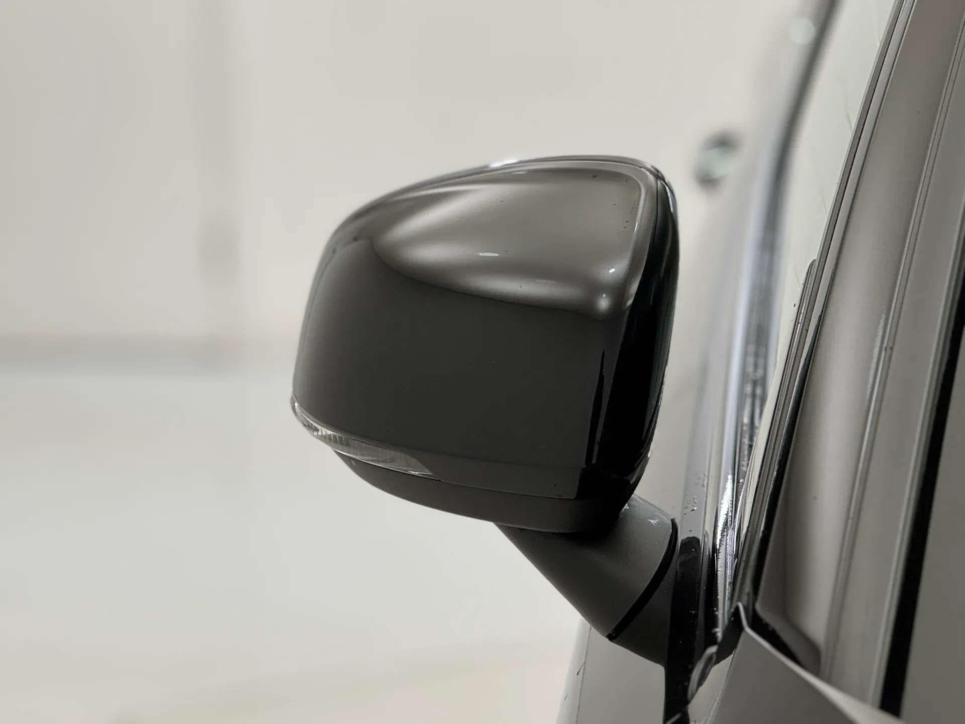 2023 VOLVO XC40 2023 VOLVO XC40