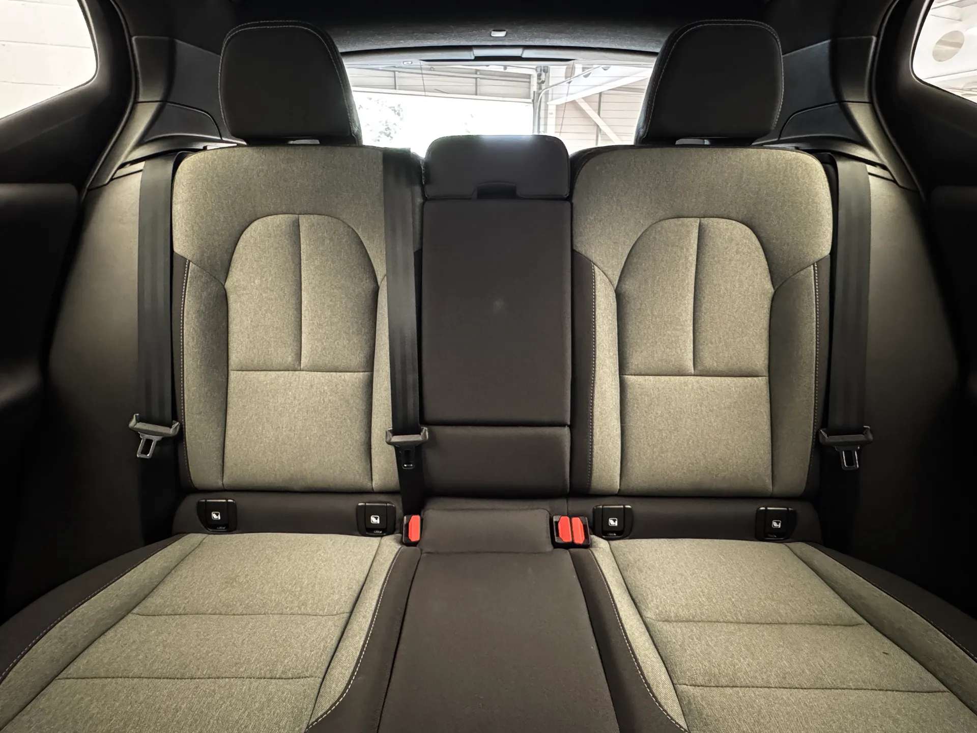 2023 VOLVO XC40 2023 VOLVO XC40