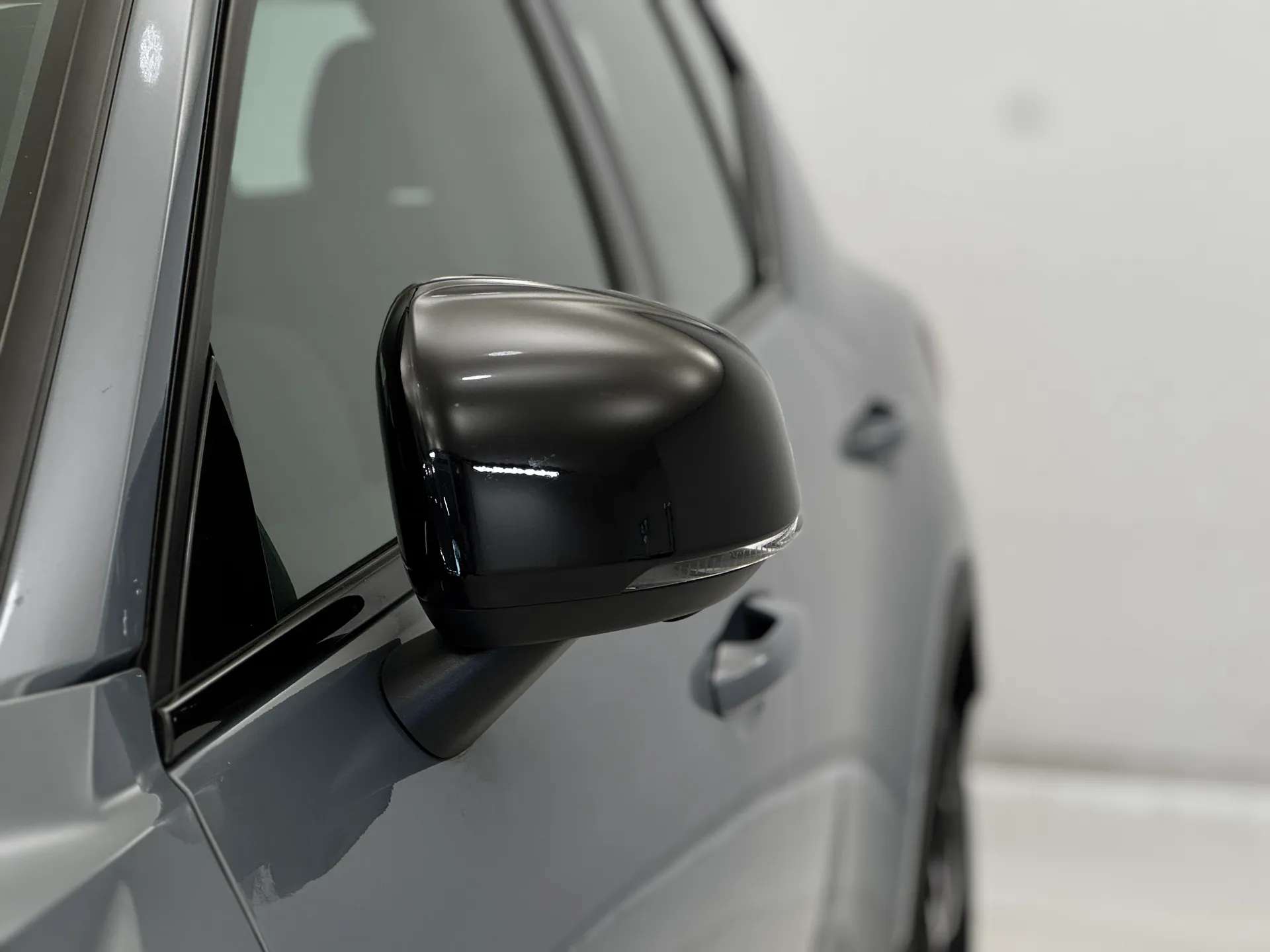 2023 VOLVO XC40 2023 VOLVO XC40