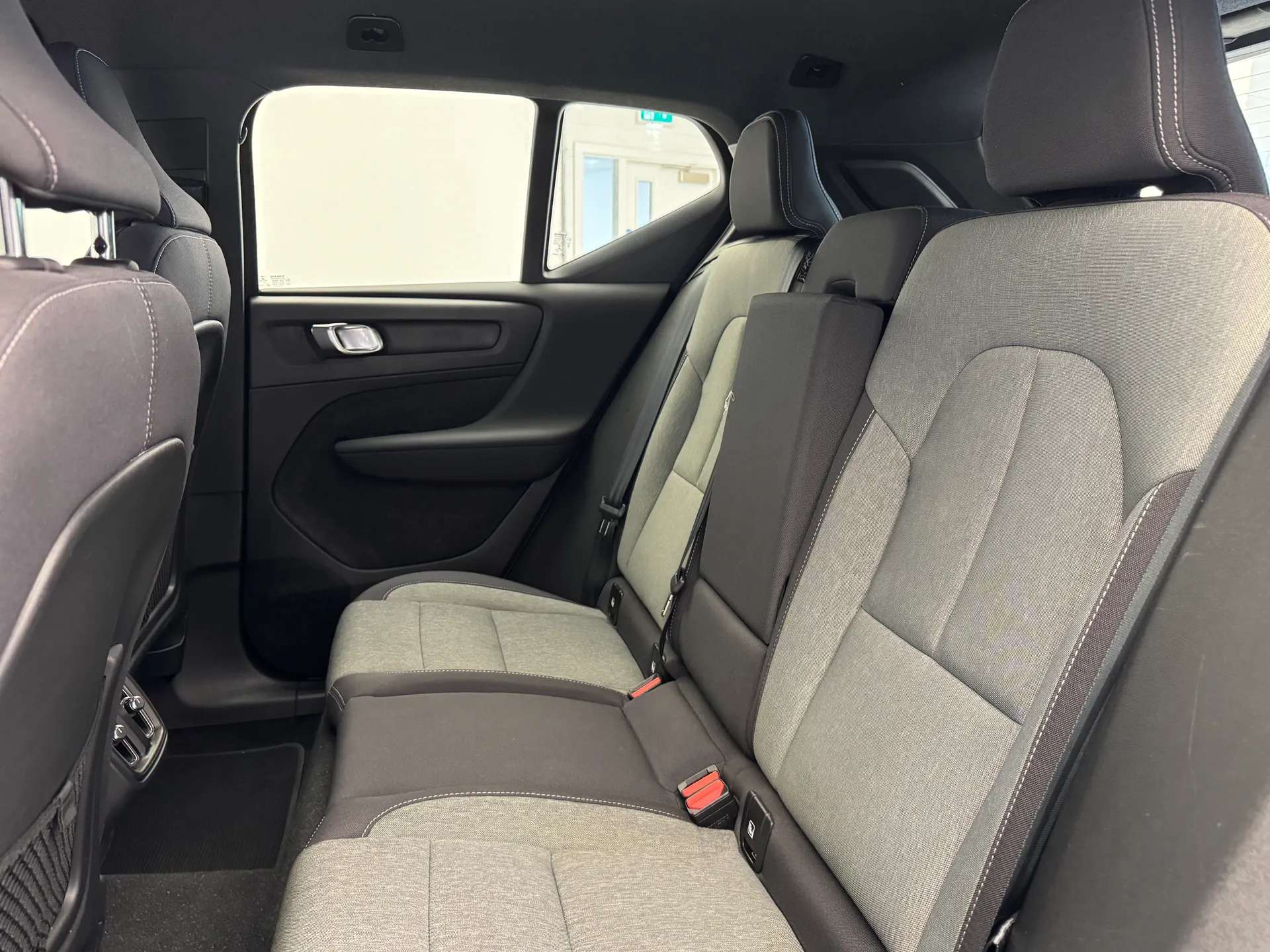 2022 VOLVO XC40 2022 VOLVO XC40