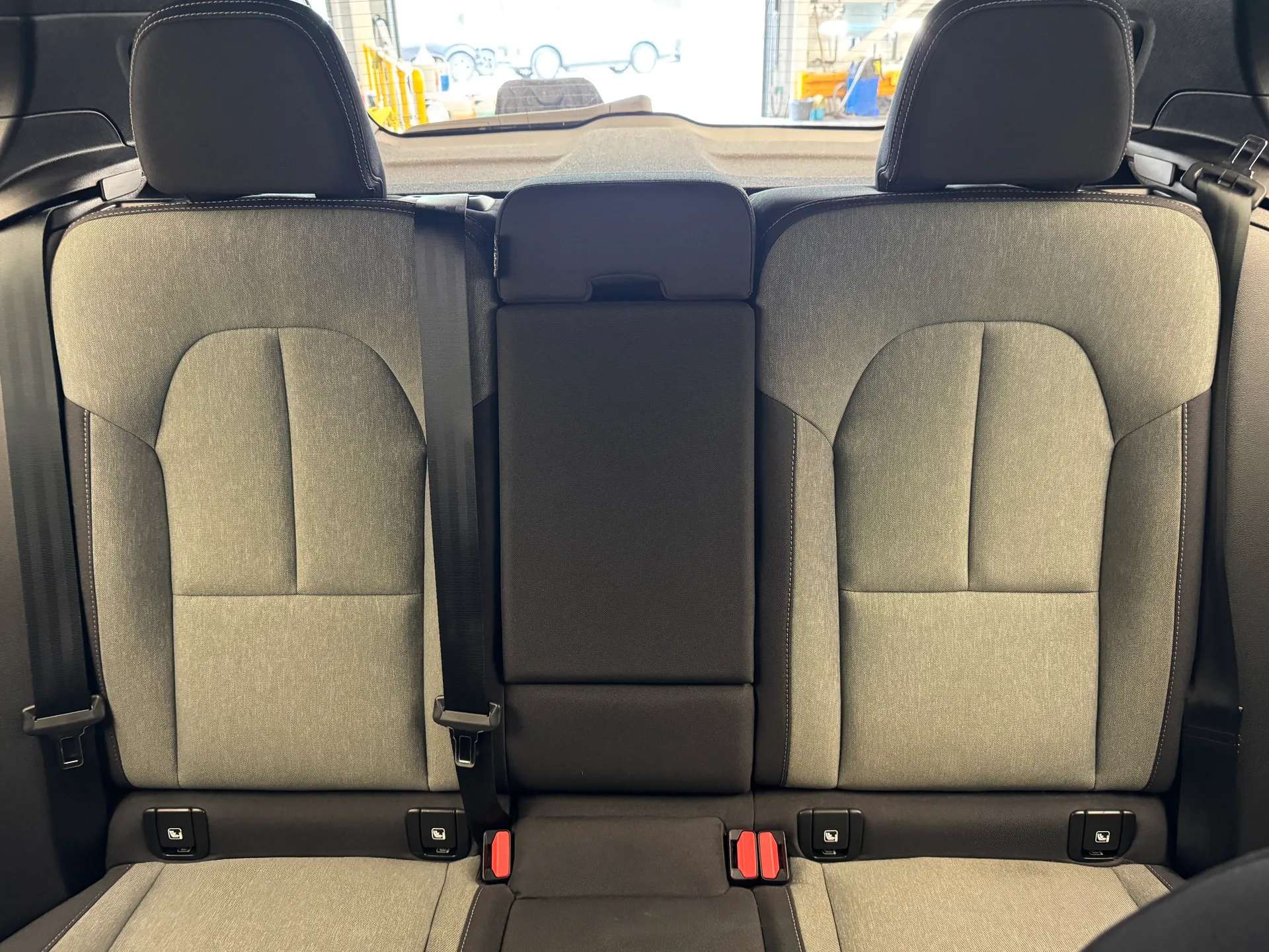 2022 VOLVO XC40 2022 VOLVO XC40