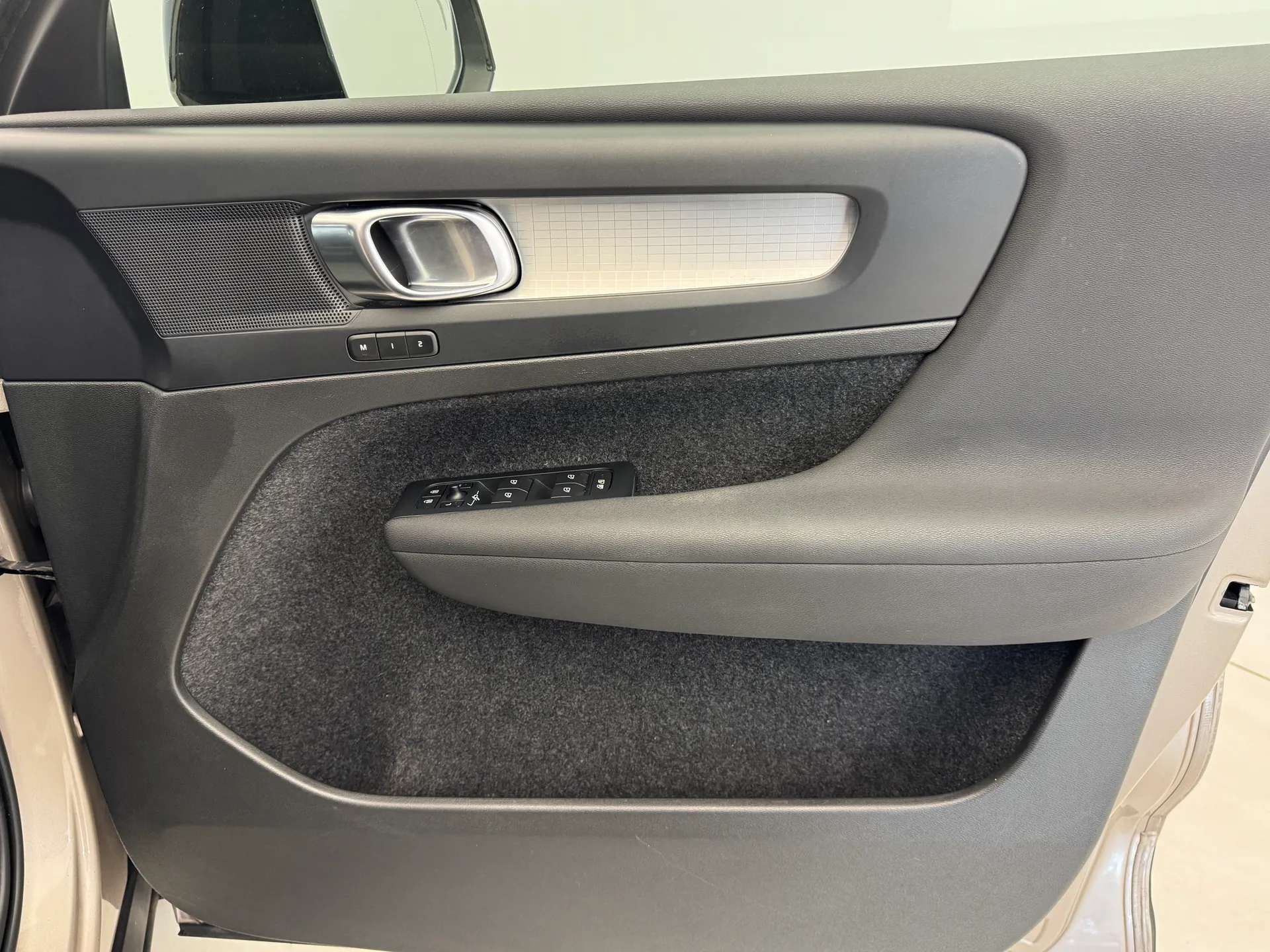 2022 VOLVO XC40 2022 VOLVO XC40