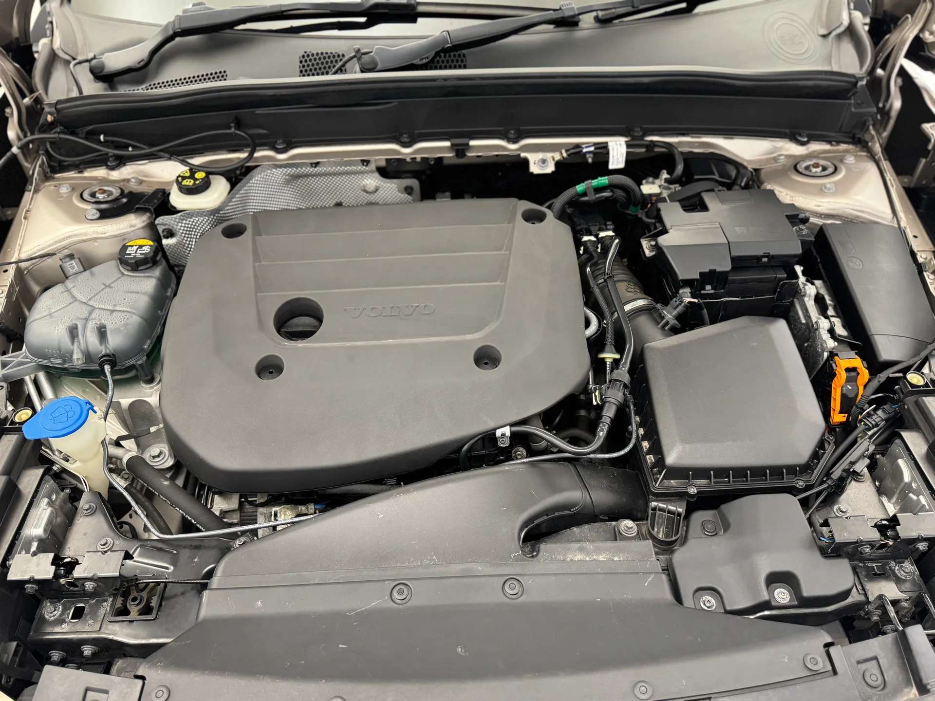 2022 VOLVO XC40 2022 VOLVO XC40