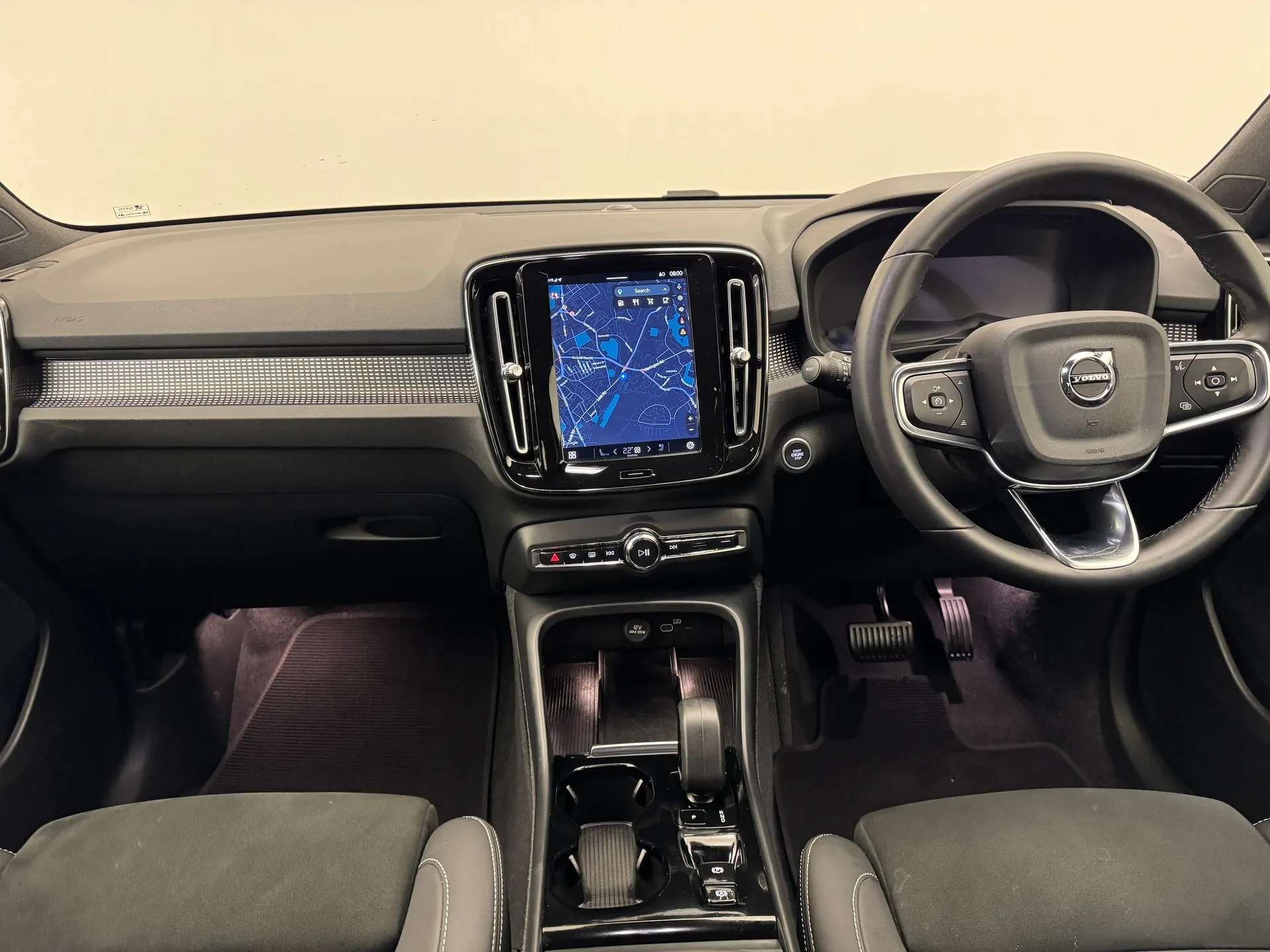 2023 VOLVO XC40 2023 VOLVO XC40