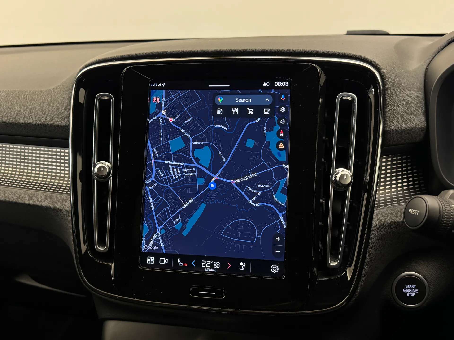 2023 VOLVO XC40 2023 VOLVO XC40