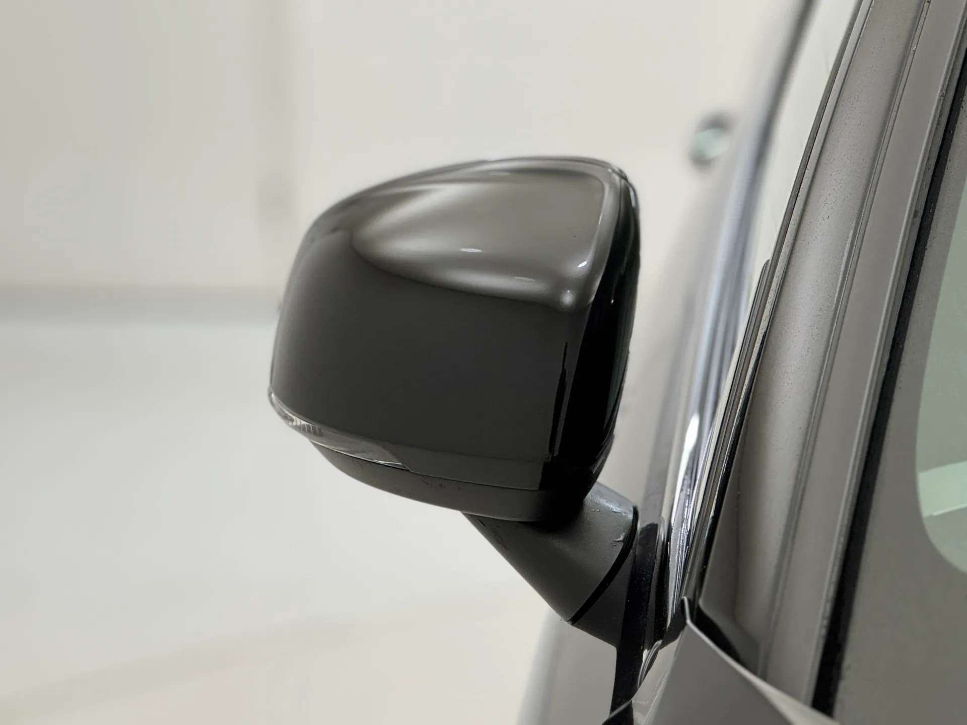 2023 VOLVO XC40 2023 VOLVO XC40