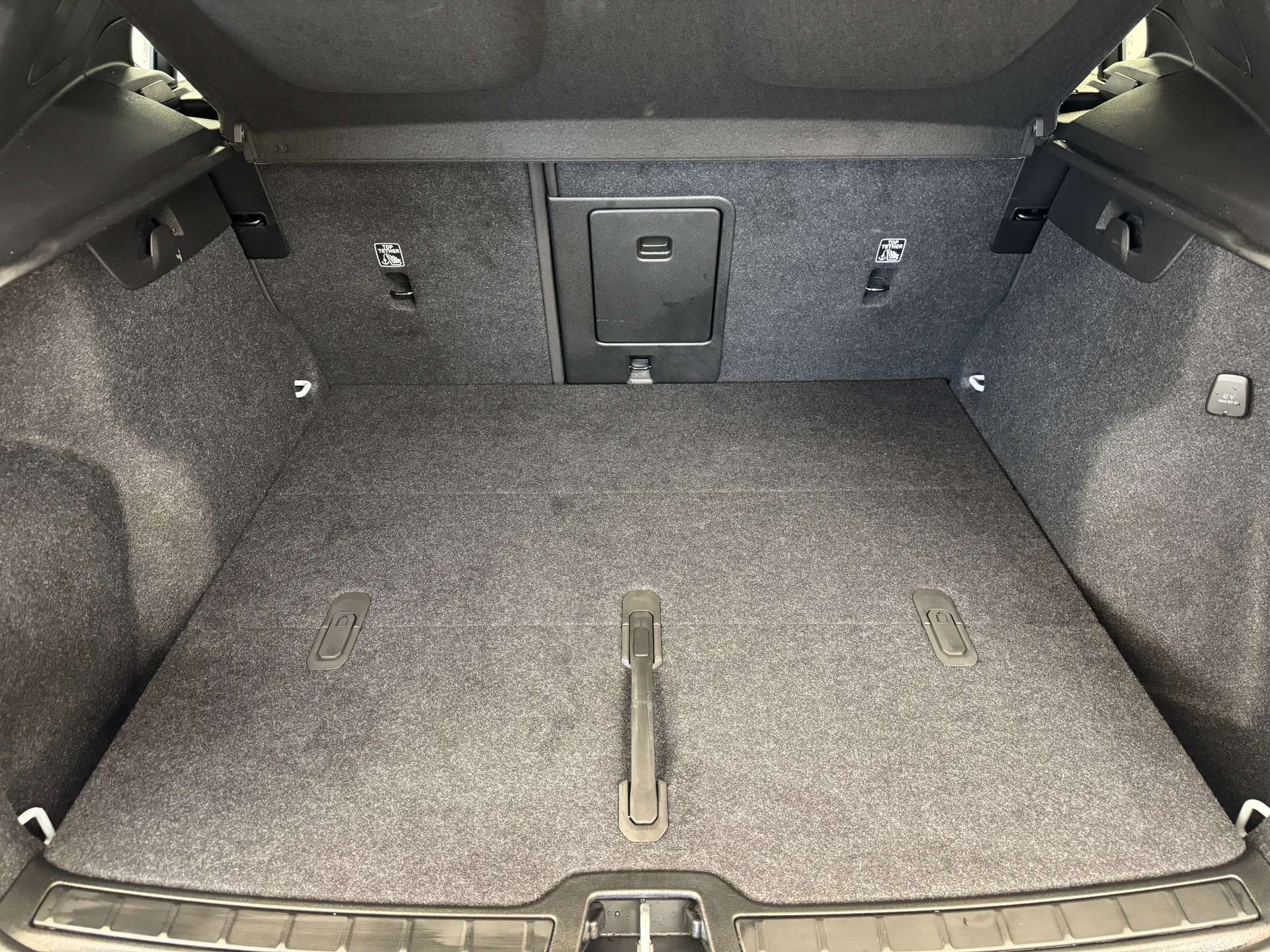 2024 VOLVO XC40 2024 VOLVO XC40