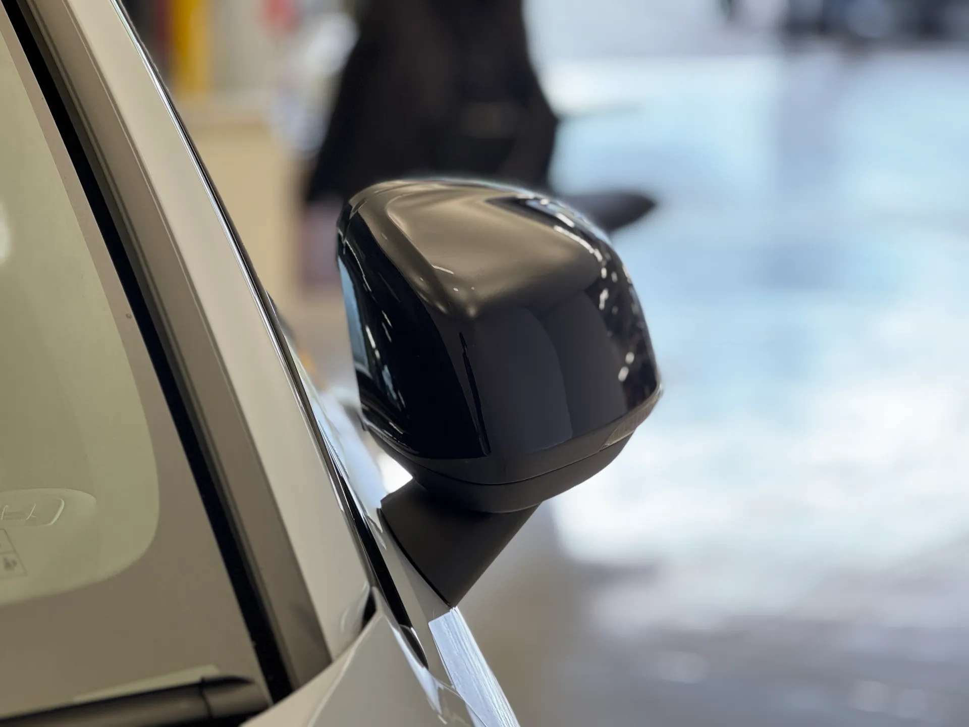 2024 VOLVO XC40 2024 VOLVO XC40
