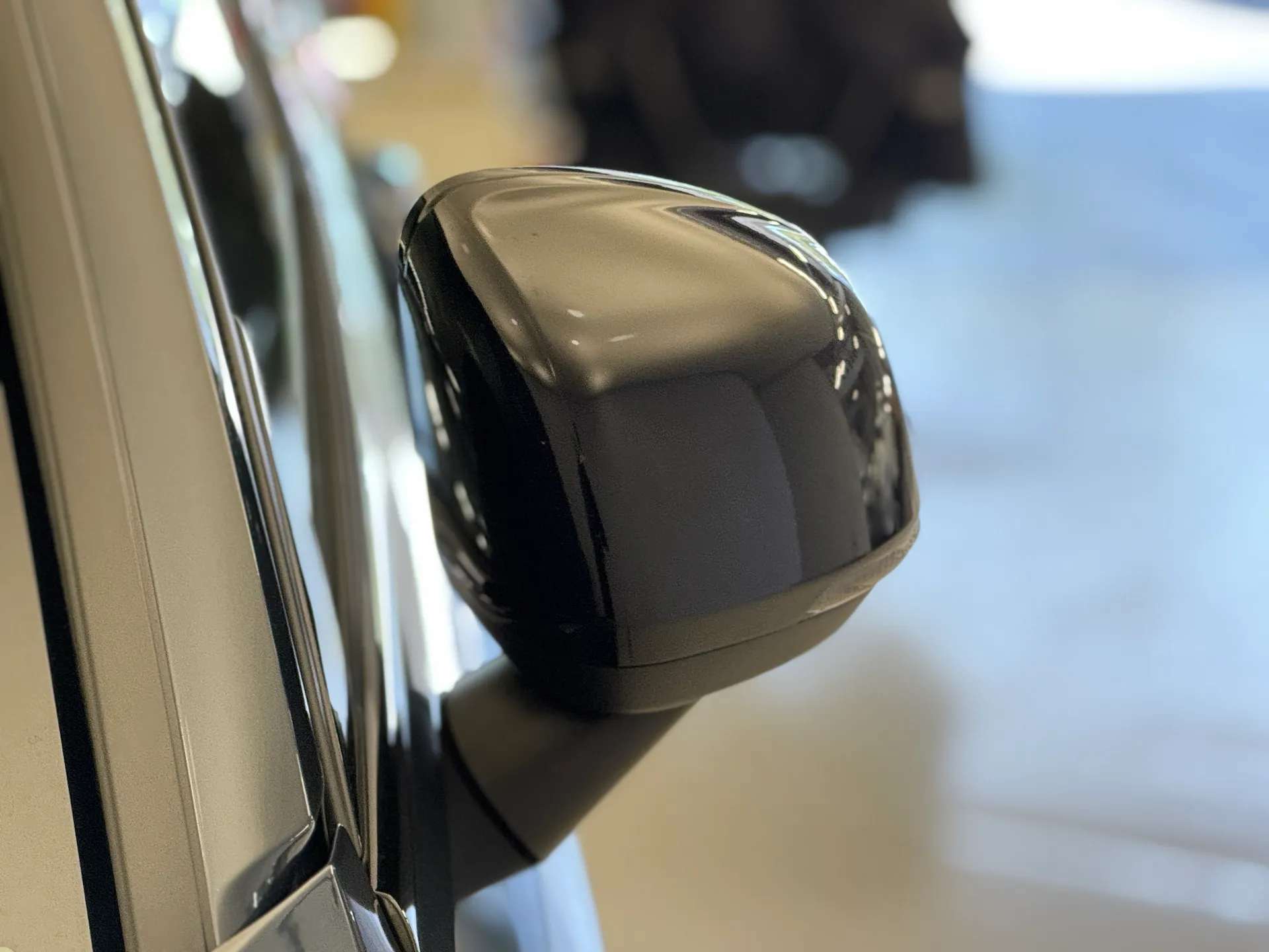 2025 VOLVO XC40 2025 VOLVO XC40