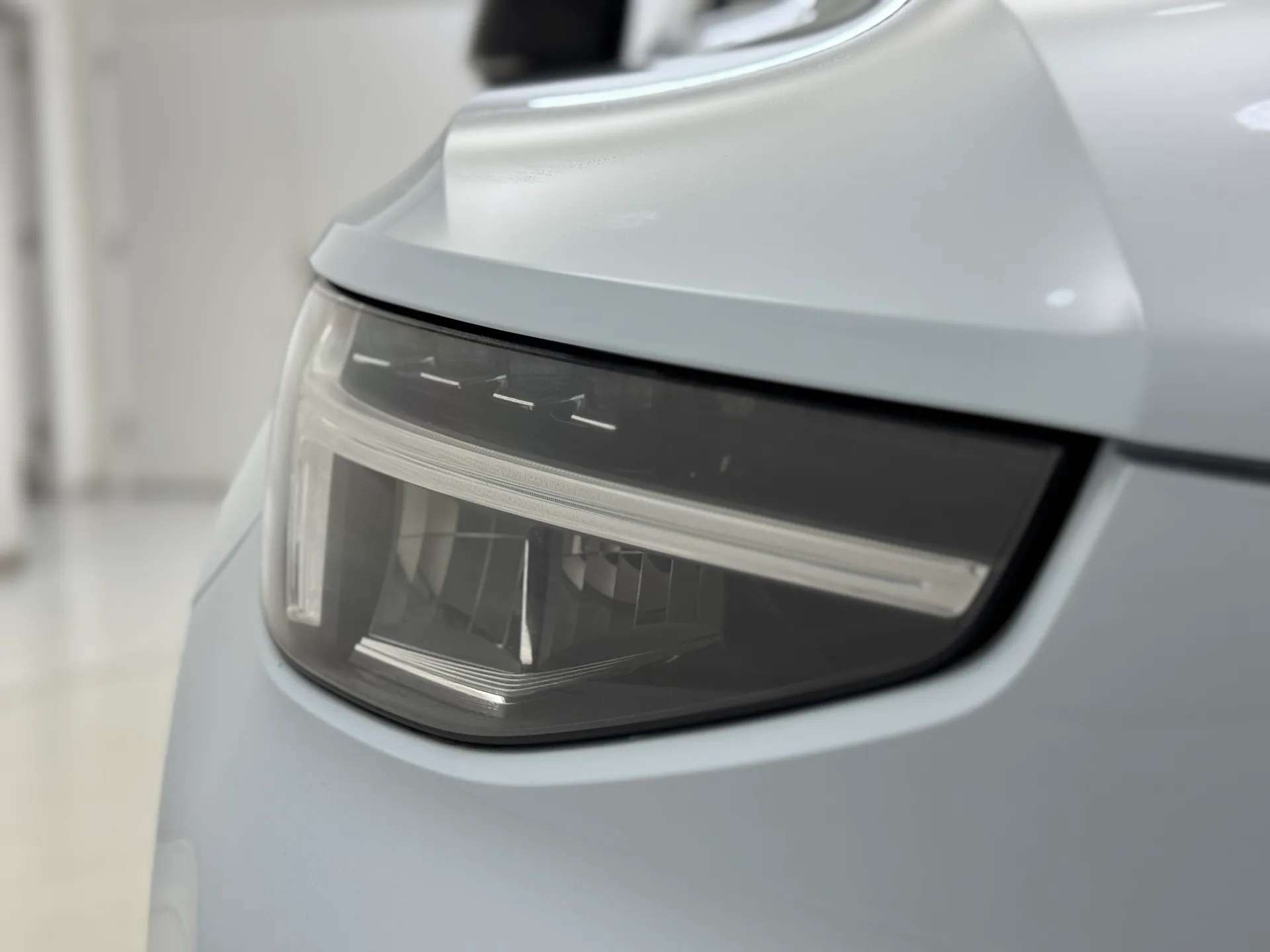 2023 VOLVO XC40 2023 VOLVO XC40